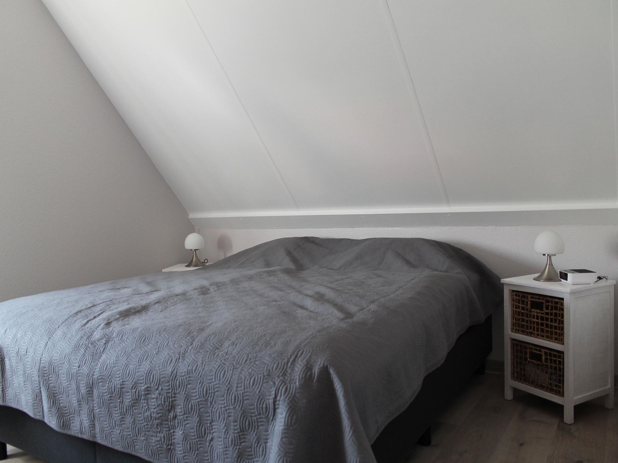 De eetkamer van Villapark De Oesterbaai 21 in Wemeldinge