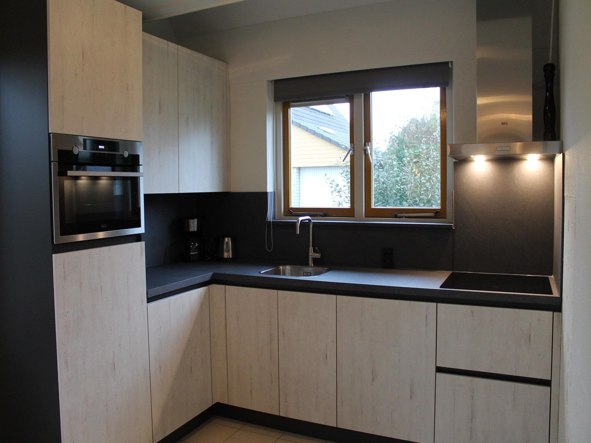 De keuken van Villapark De Oesterbaai 81 in Wemeldinge