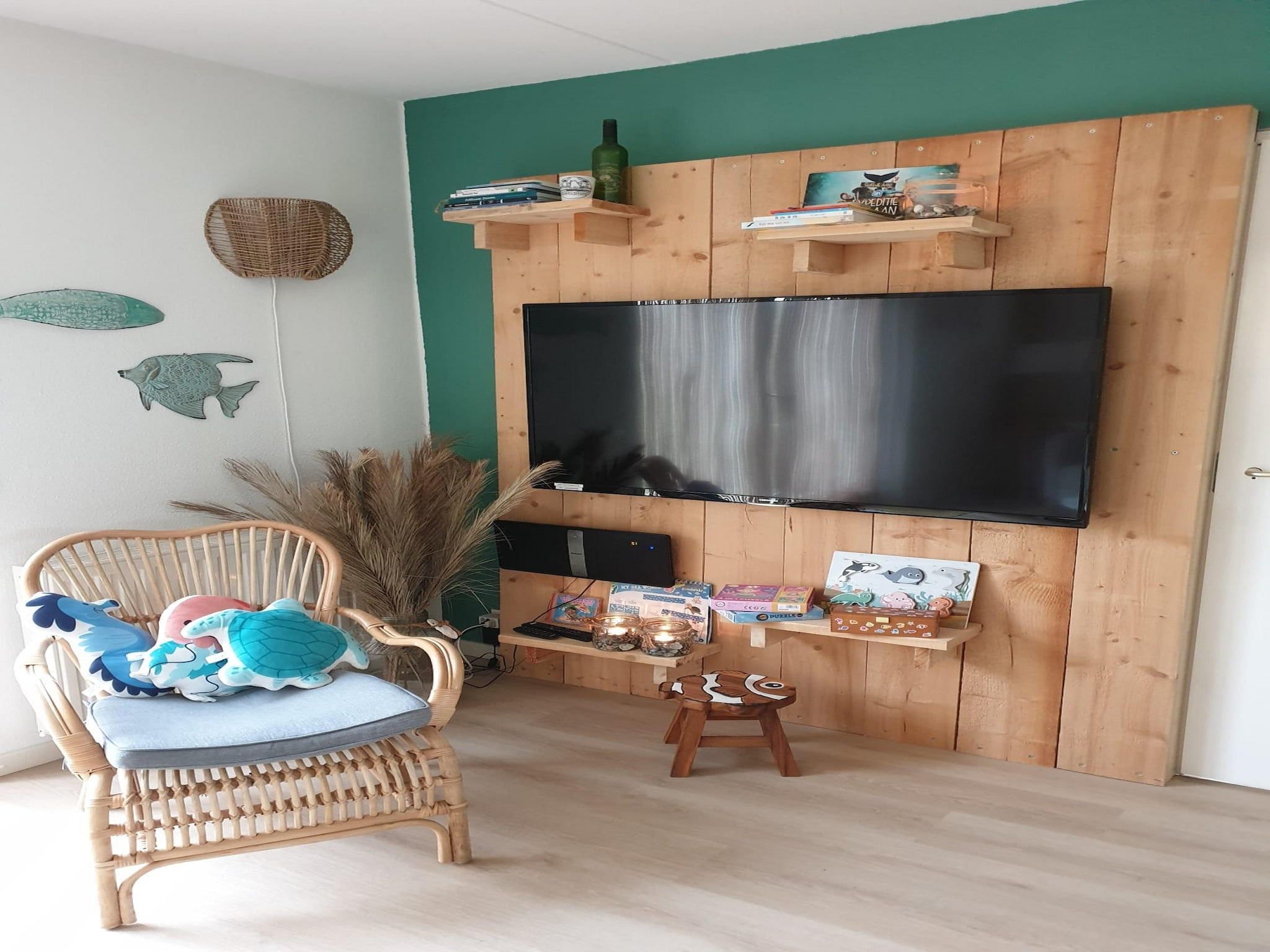 De woonkamer van Villapark De Oesterbaai 68 in Wemeldinge