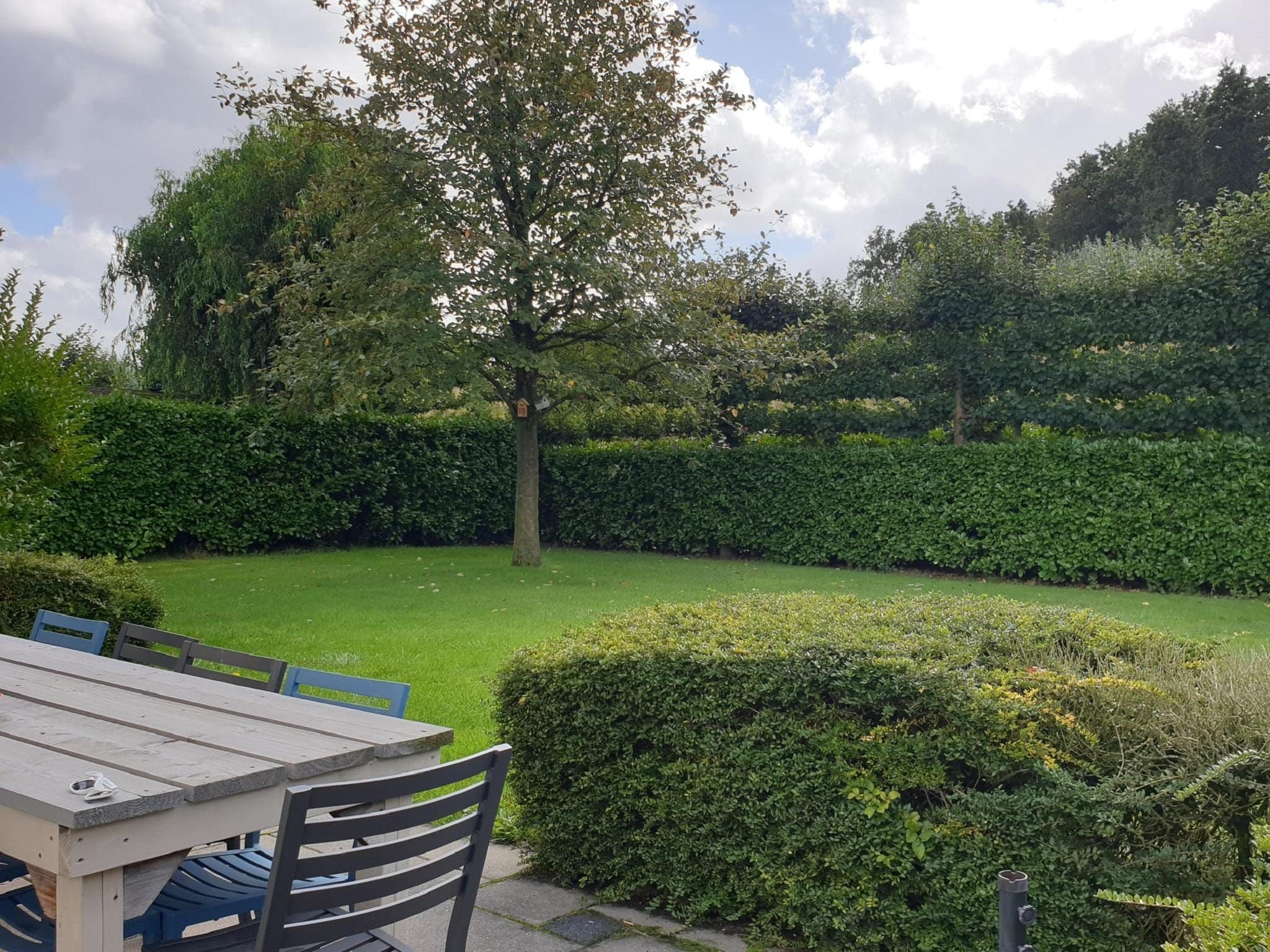 De tuin van Villapark De Oesterbaai 68 in Wemeldinge