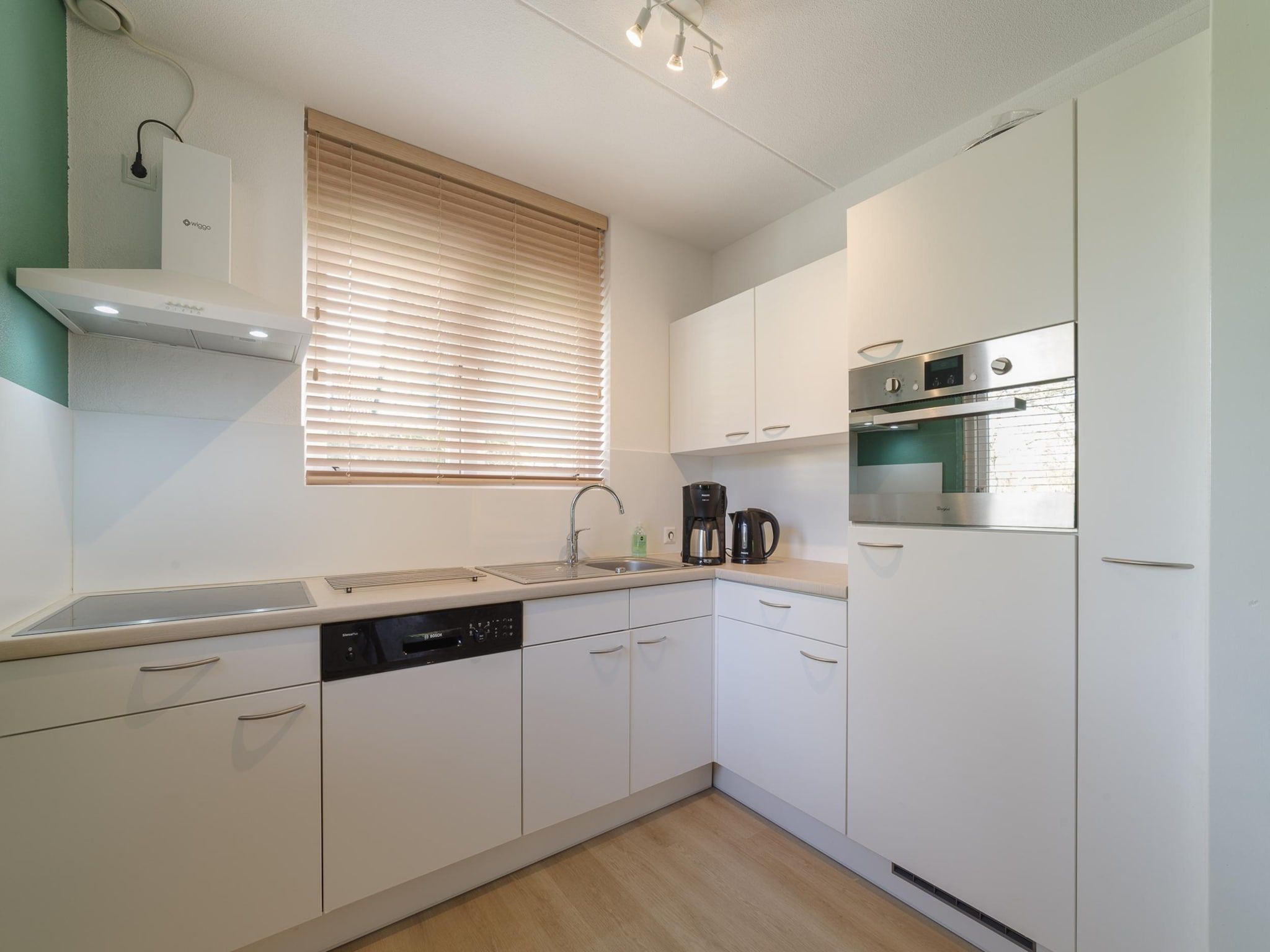 De keuken van Villapark De Oesterbaai 68 in Wemeldinge