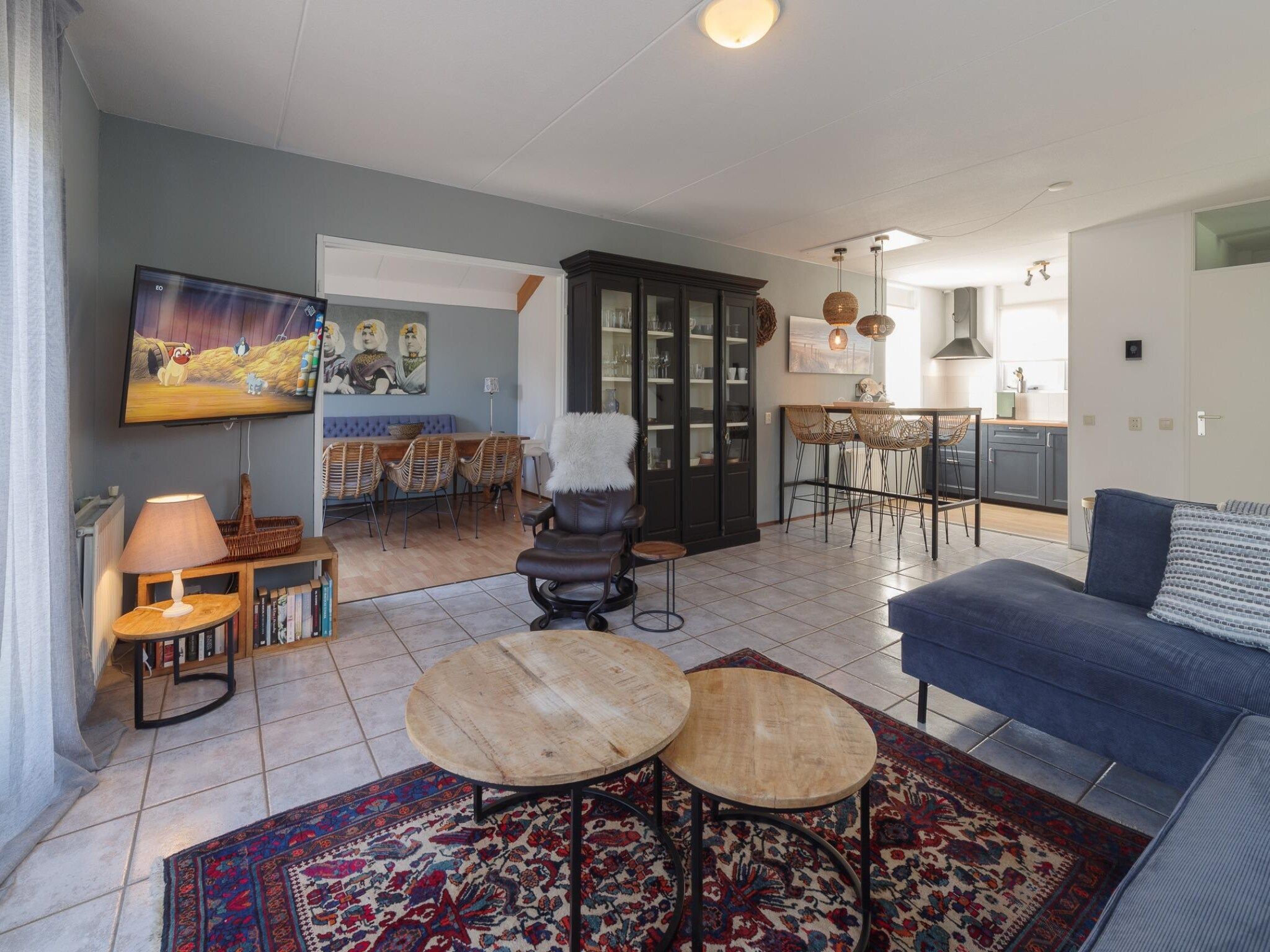 De woonkamer van Villapark De Oesterbaai 5 in Wemeldinge