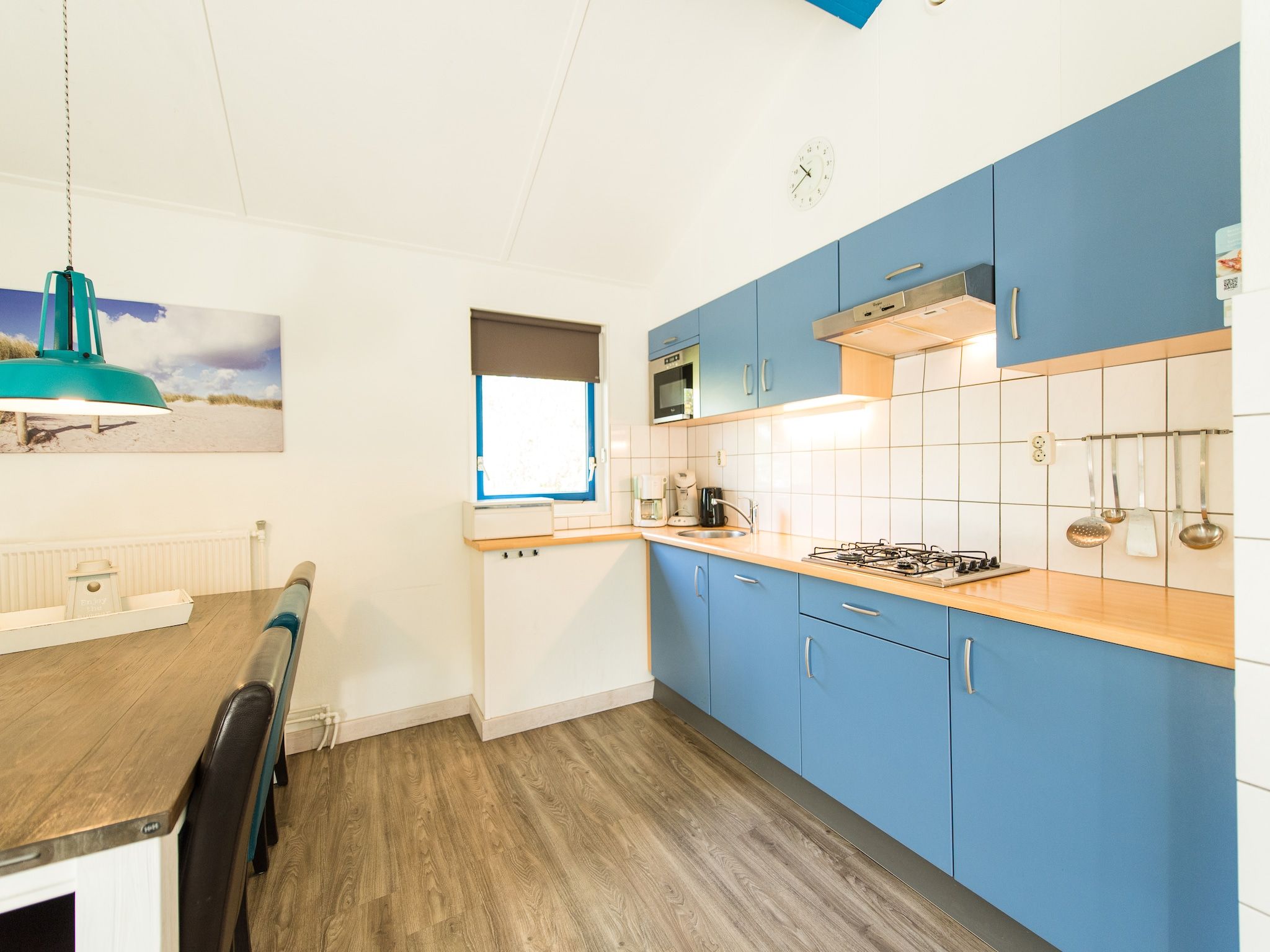 De keuken van Vakantiepark Boomhiemke 17 in Hollum