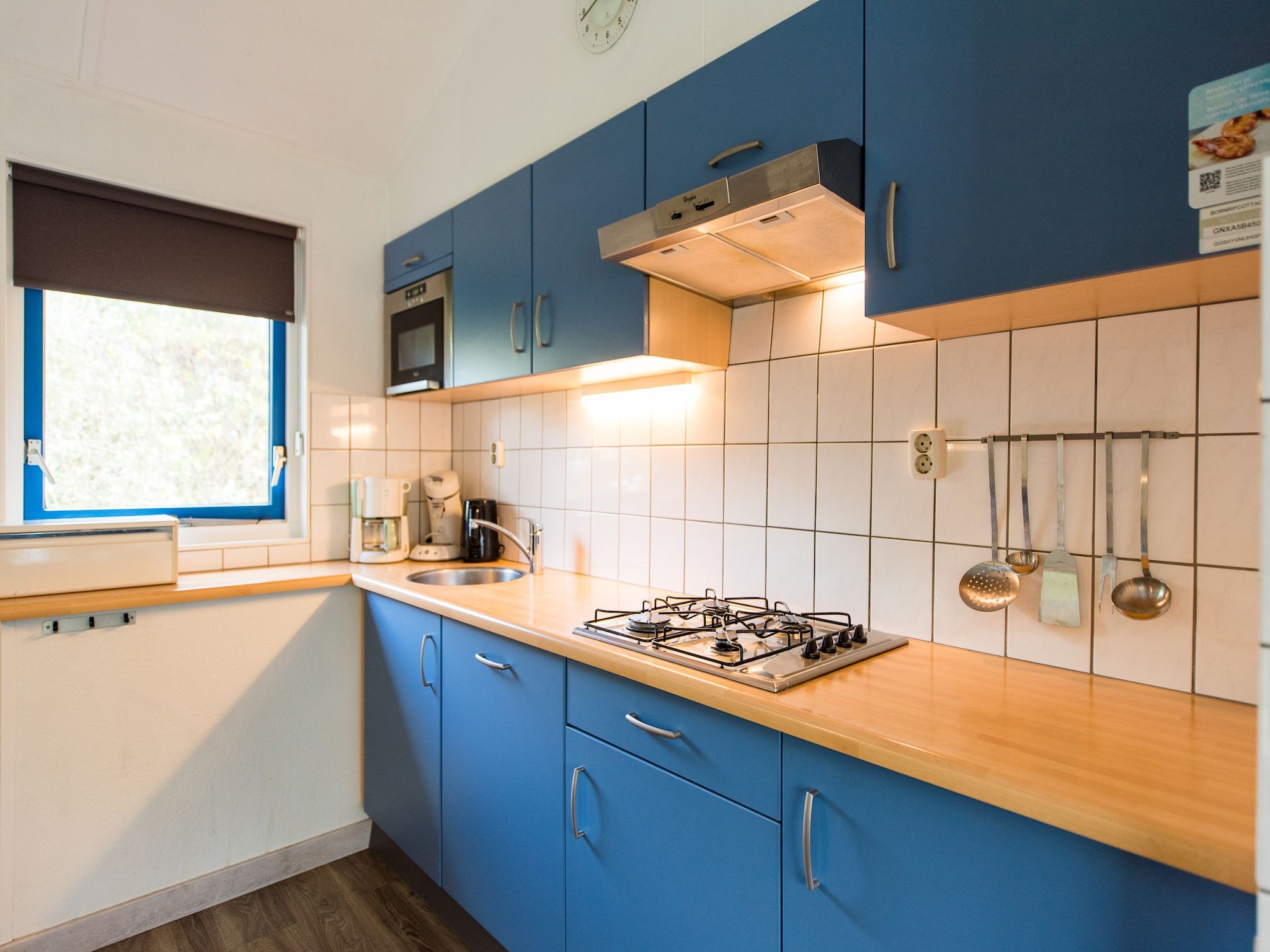 De keuken van Vakantiepark Boomhiemke 17 in Hollum