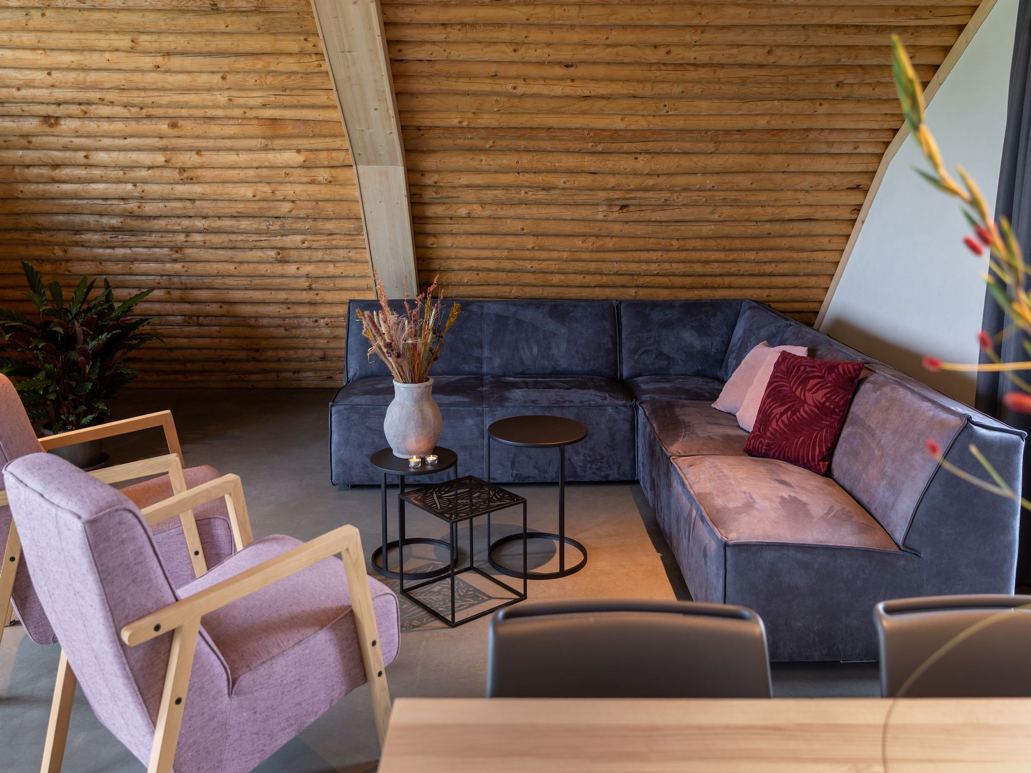 De woonkamer van Koe in de Kost 4 in Heeten