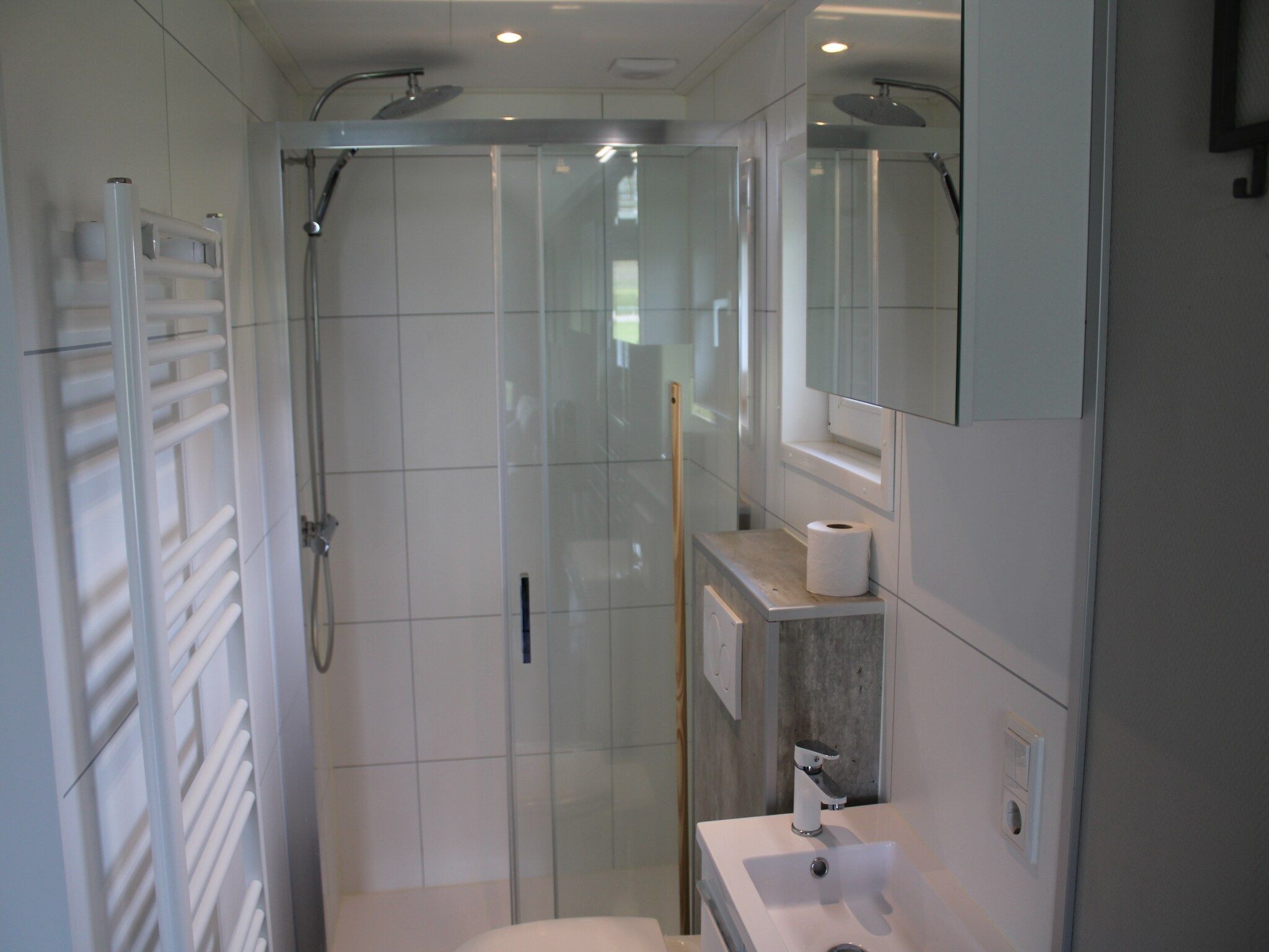 De badkamer van Recreatiepark Rhederlaagse Meren 20 in Lathum