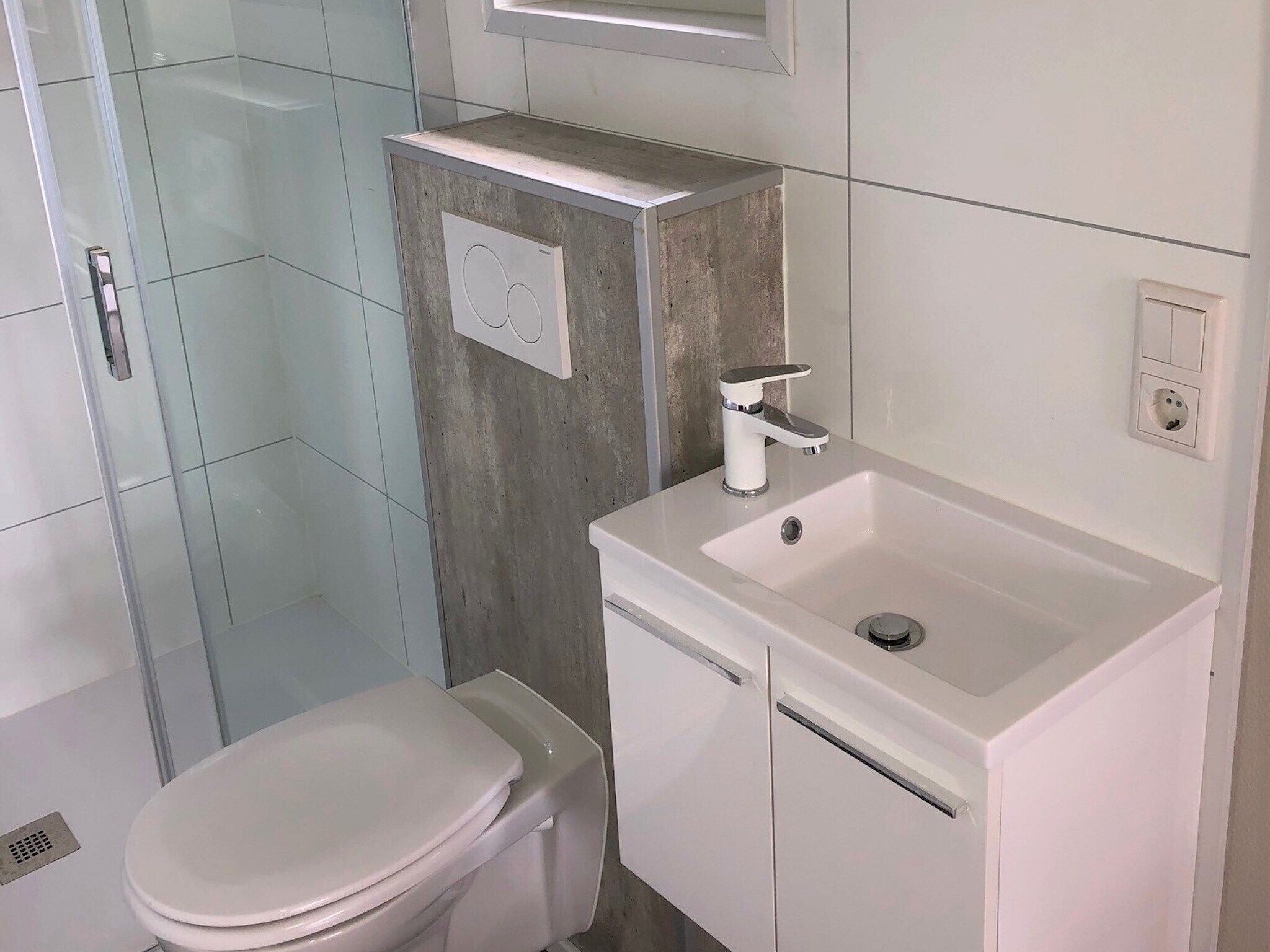 De badkamer van Recreatiepark Rhederlaagse Meren 20 in Lathum