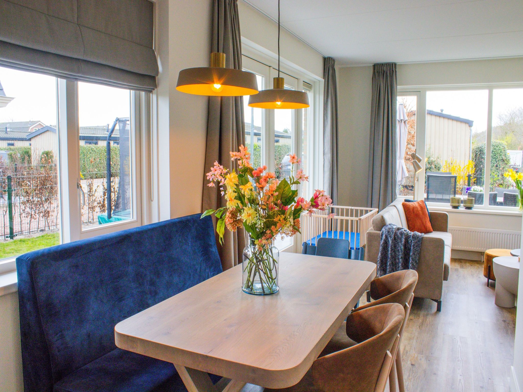 De woonkamer van Vakantiepark Duinrust 2 in Noordwijk aan zee