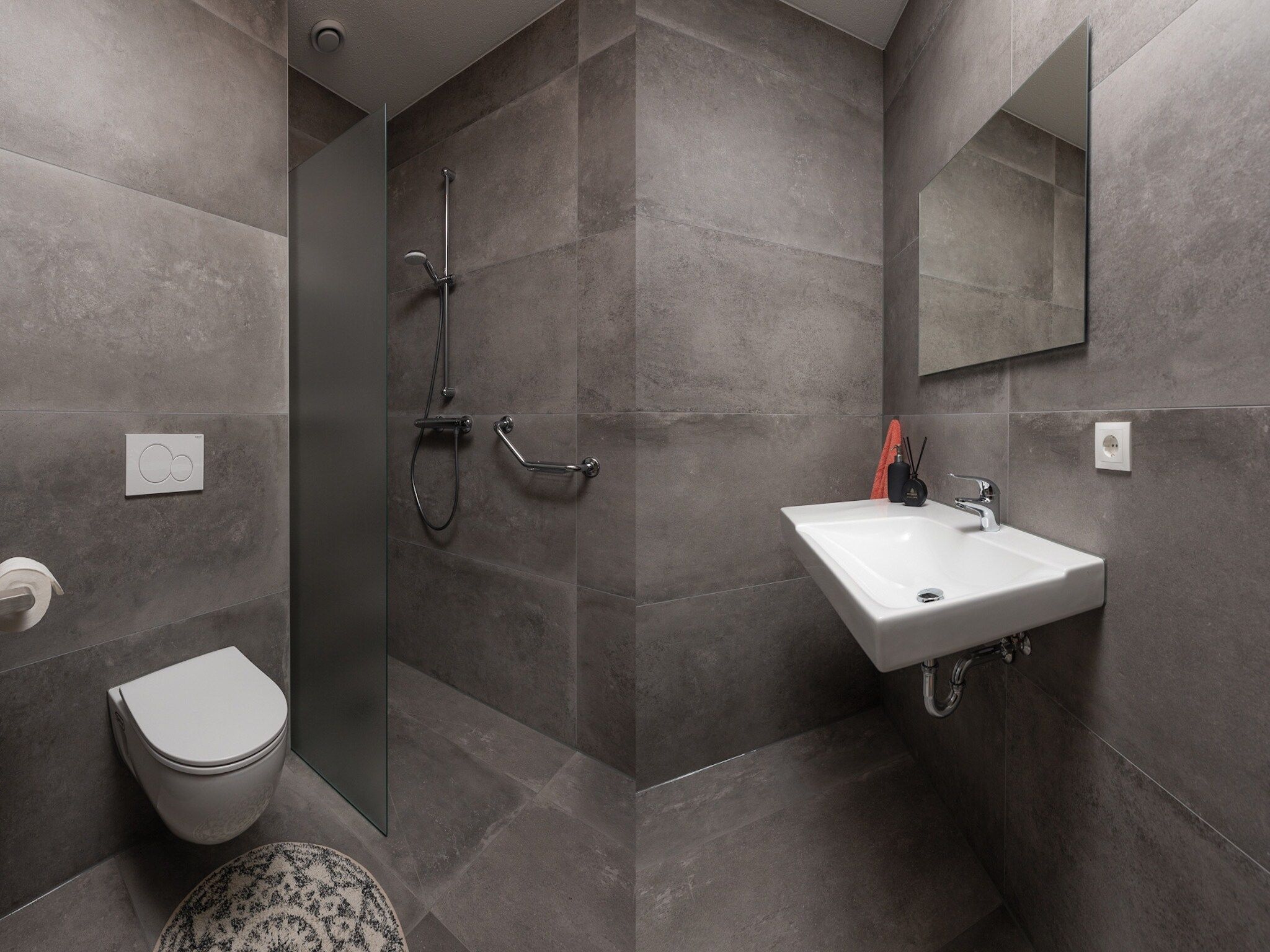 De badkamer van Het Landhuis in Losser