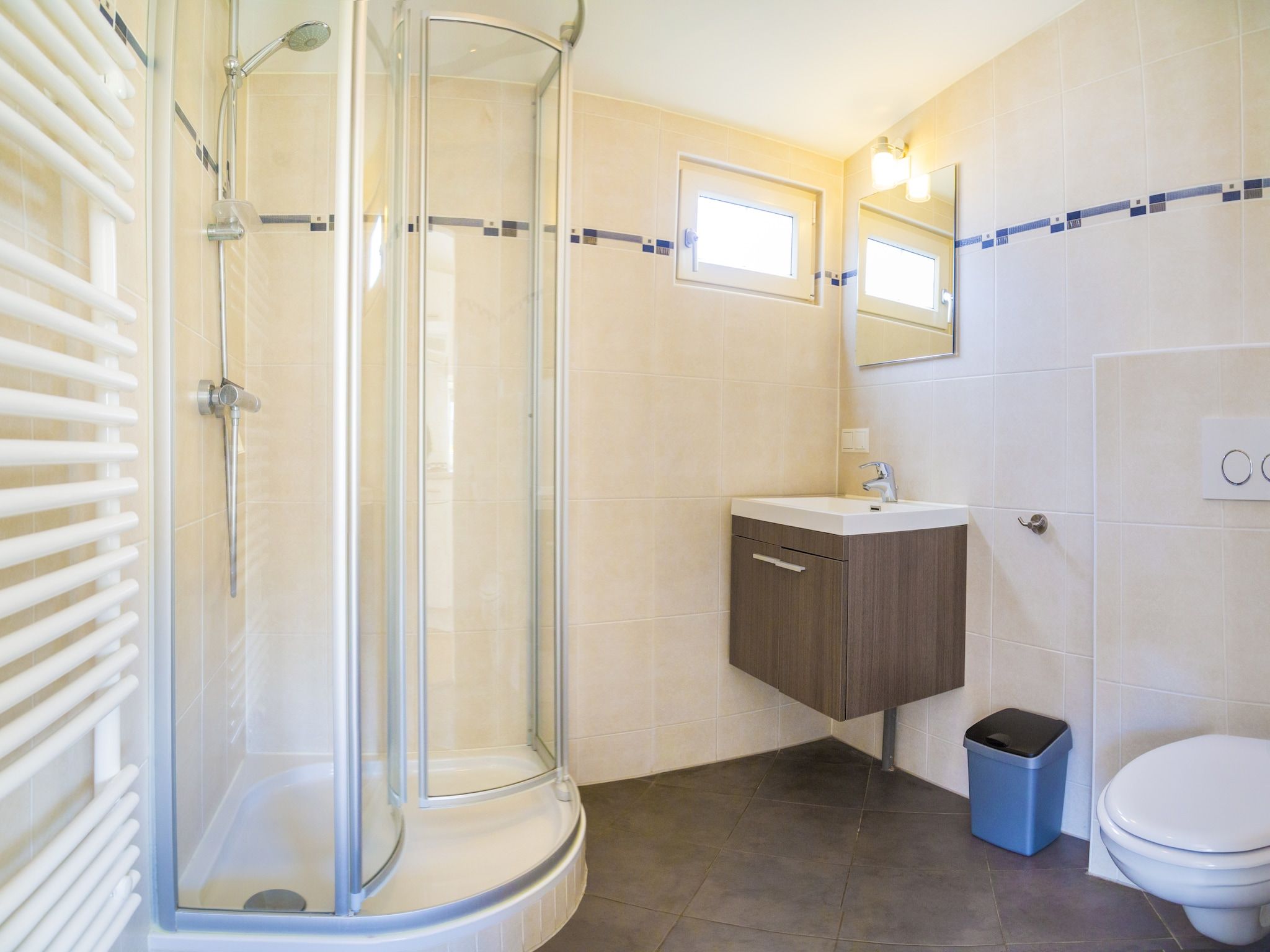 De badkamer van Vakantiepark Duinrust 3 in Noordwijk aan zee