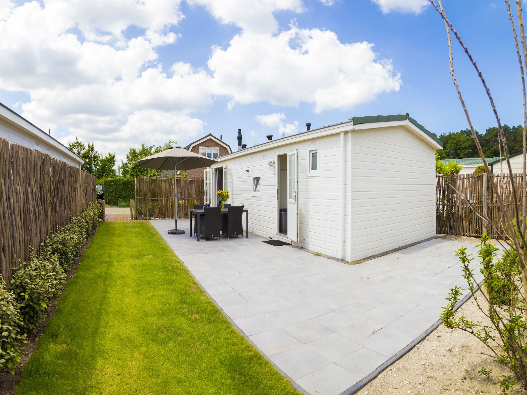 Het terras van Vakantiepark Duinrust 3 in Noordwijk aan zee