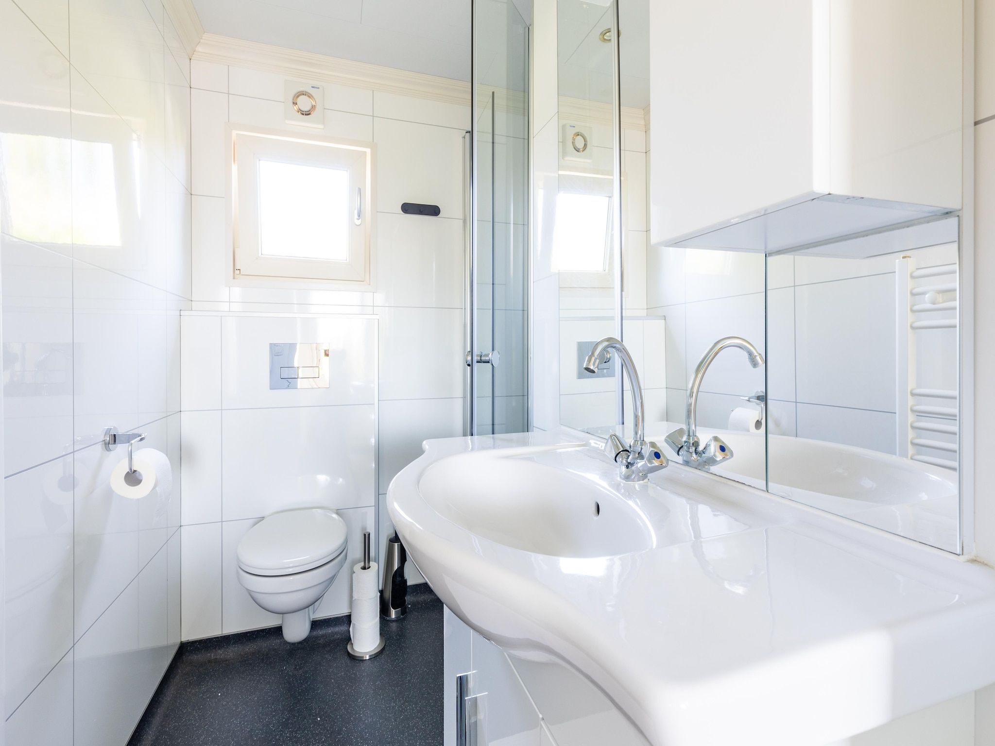 De badkamer van Vakantiepark Molenvelden 9 in Veldhoven