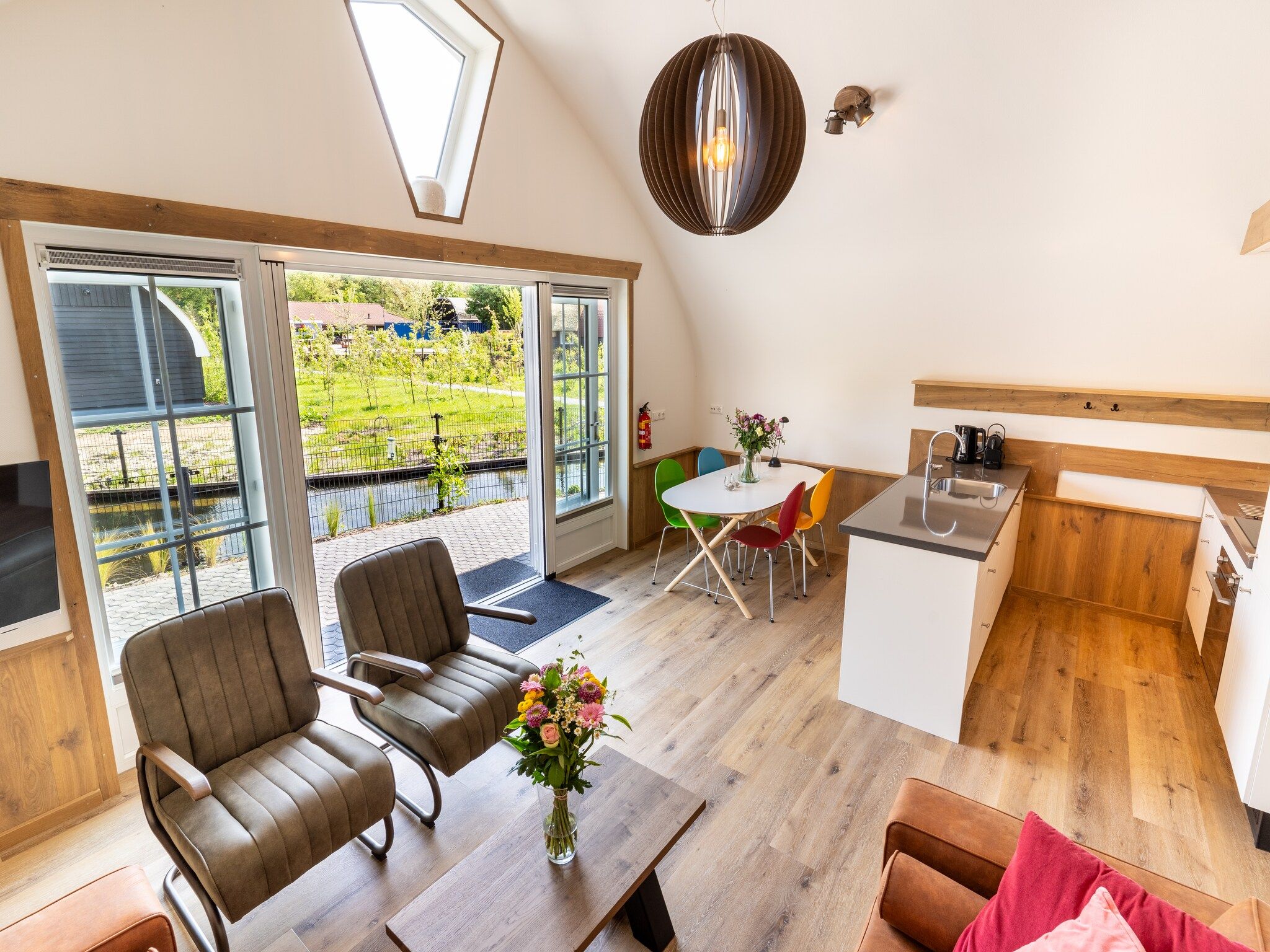 De woonkamer van 't Landgoed Baars 1 in Baars