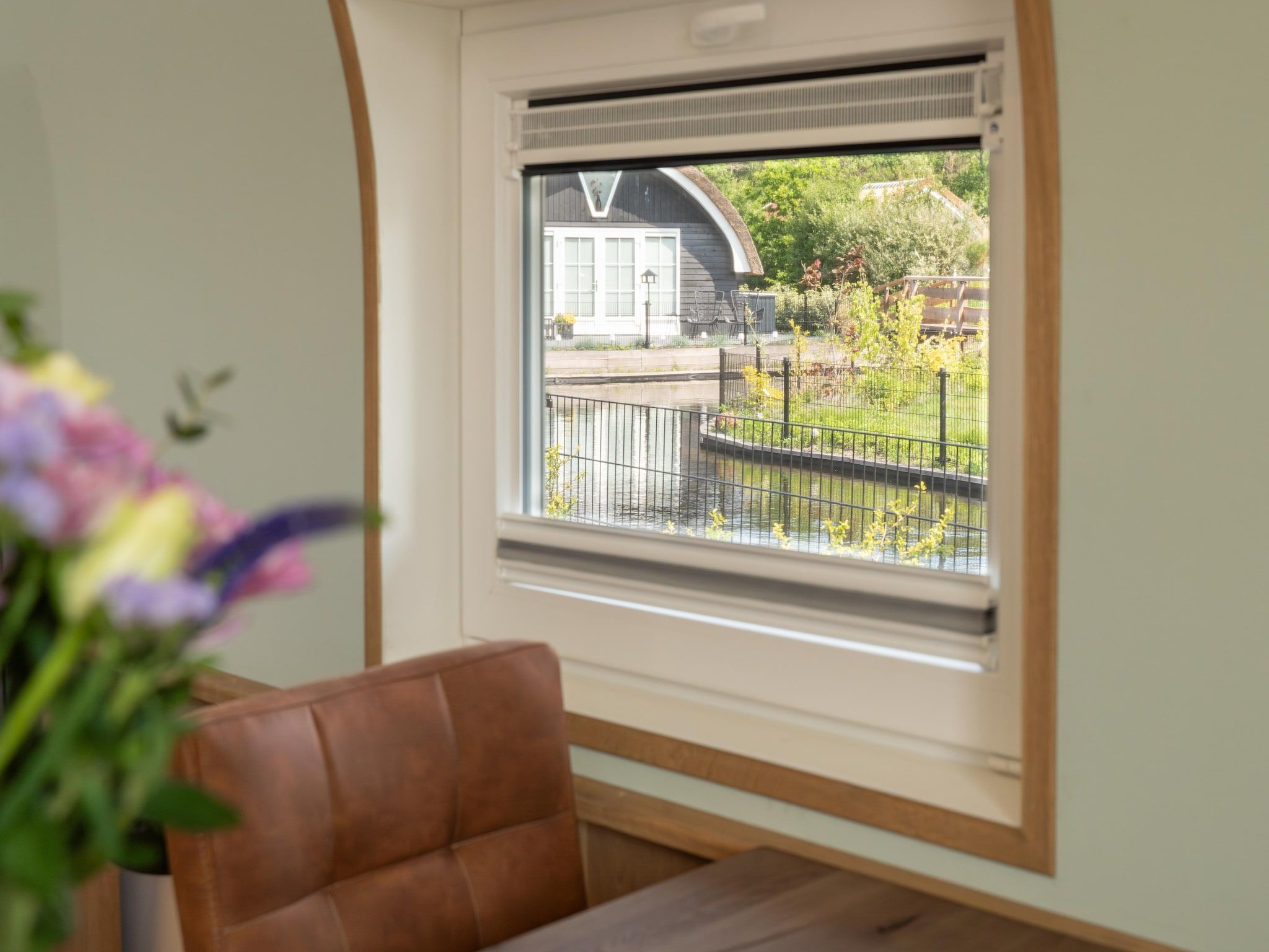 De woonkamer van 't Landgoed Baars 1 in Baars