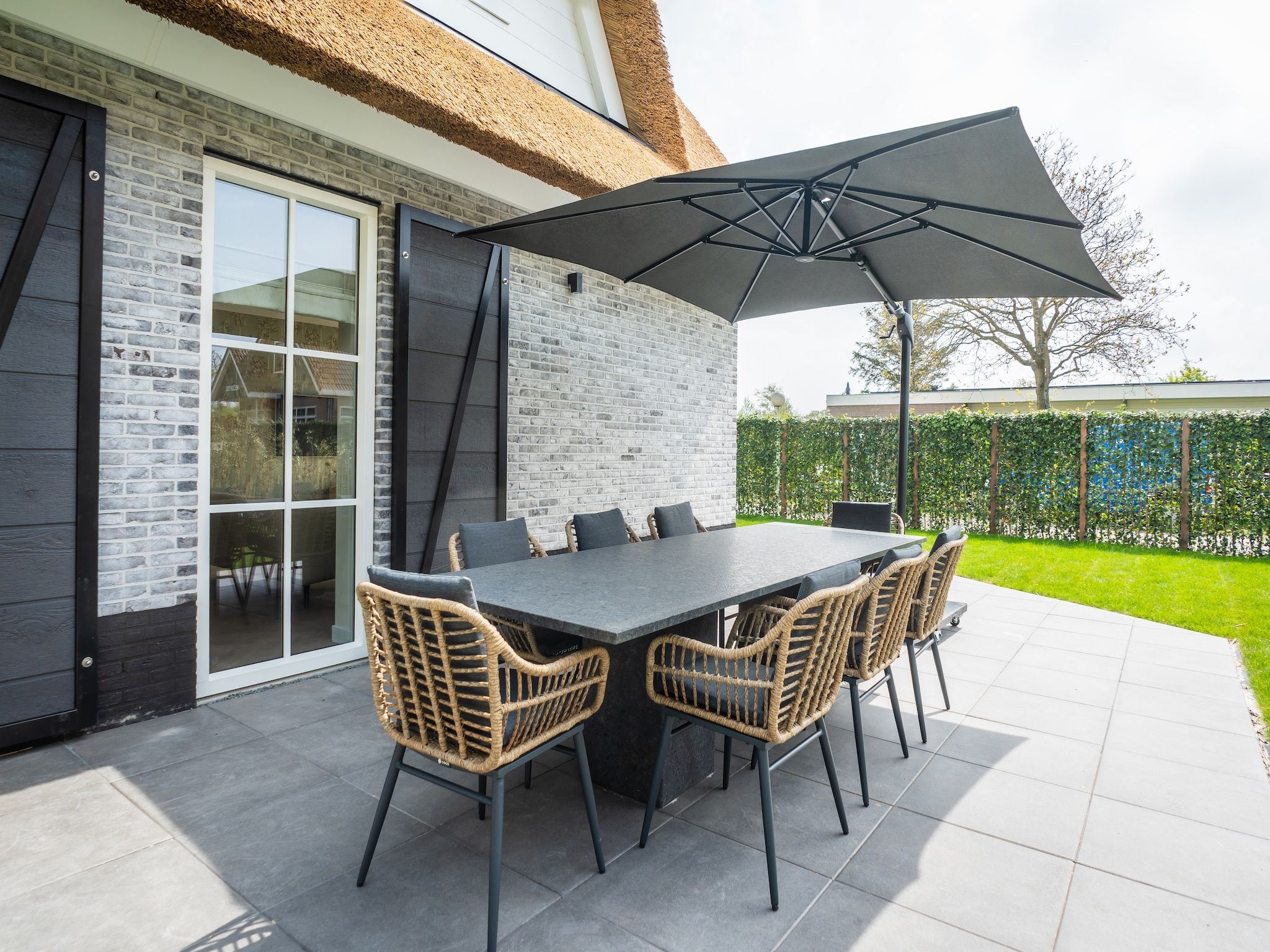 Het terras van So What 33A in De Koog