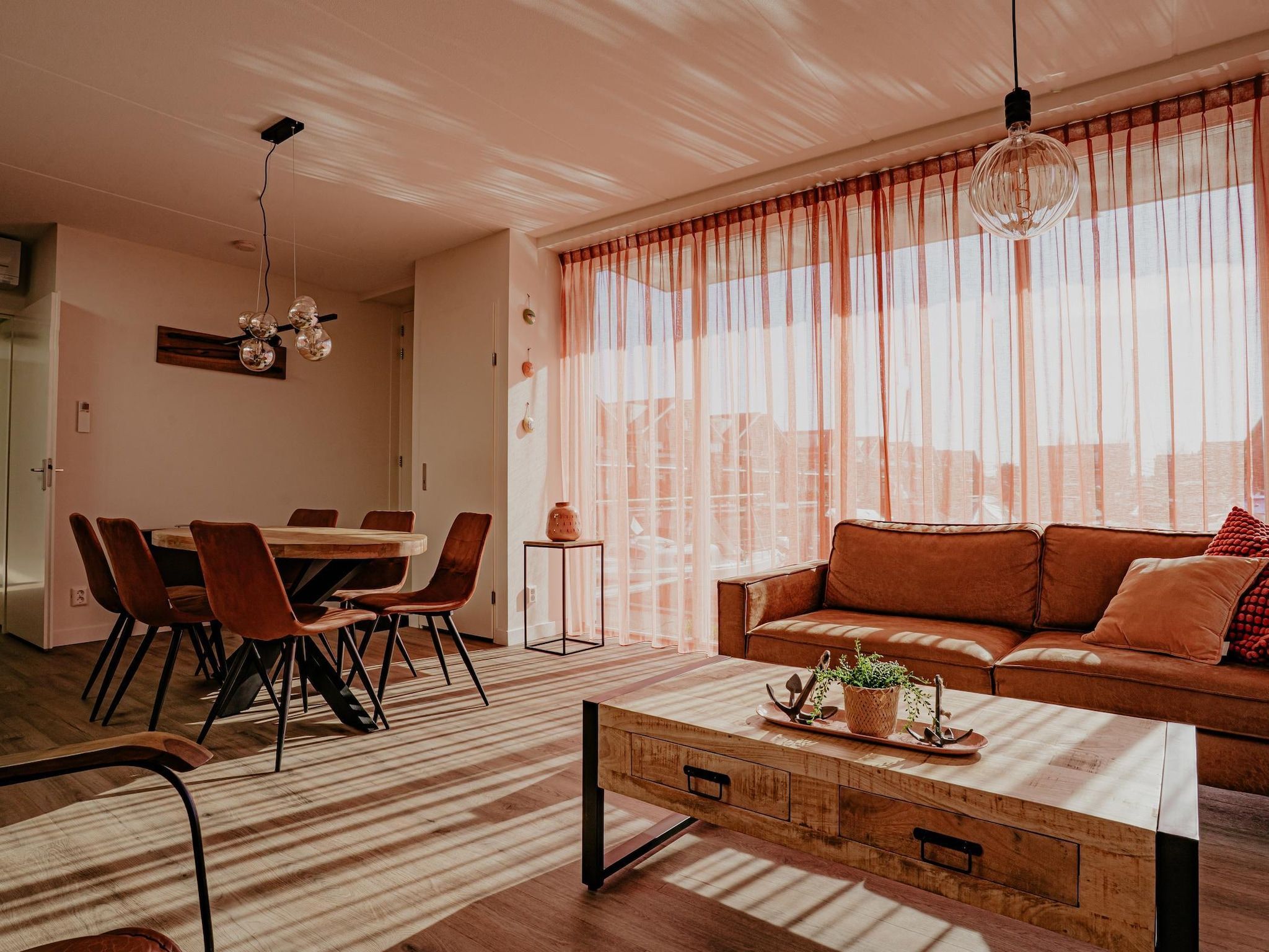 De woonkamer van Waterpark de Meerparel 14 in Uitgeest