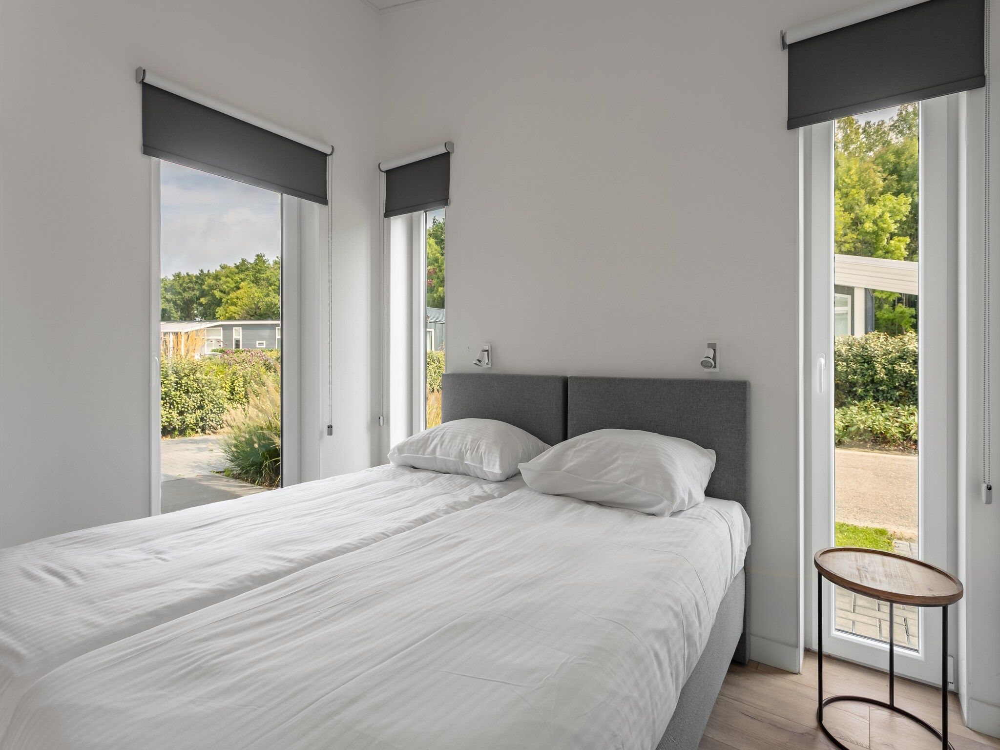 Een slaapkamer van Water Resort Oosterschelde 80 in Wemeldinge