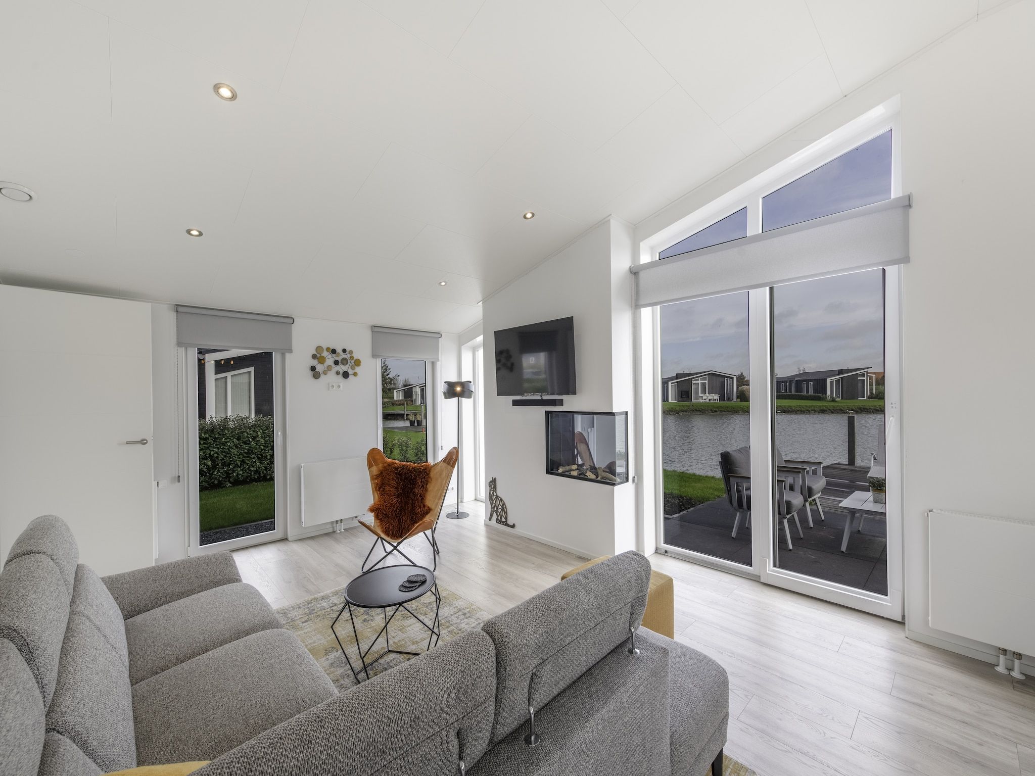 De woonkamer van Water Resort Oosterschelde 28 in Wemeldinge