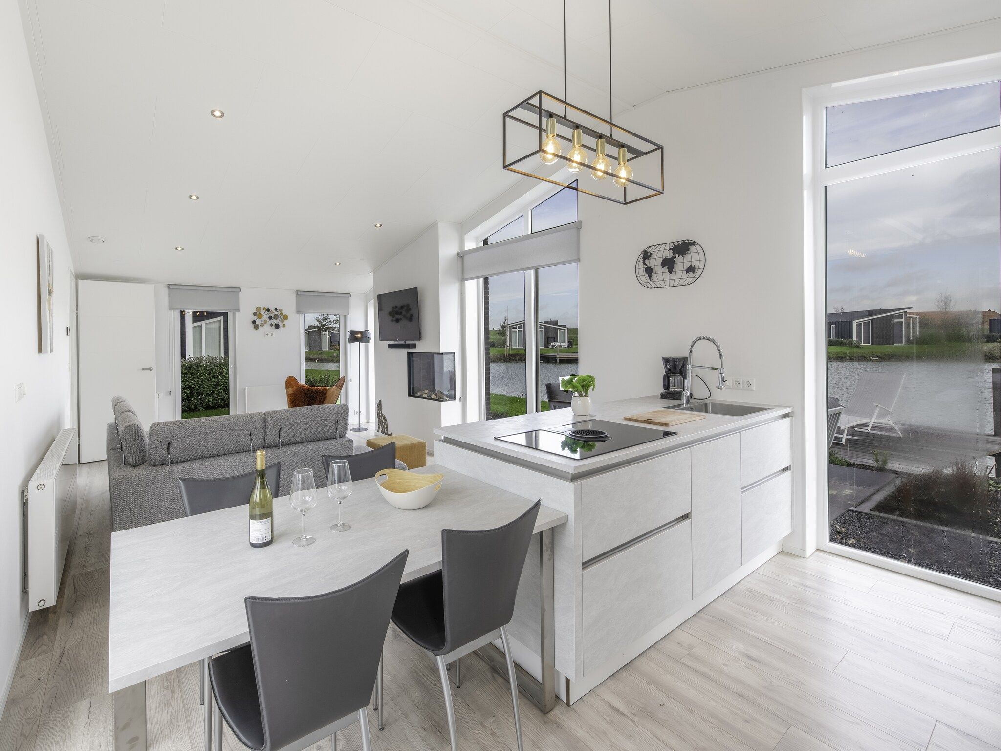 De keuken van Water Resort Oosterschelde 28 in Wemeldinge