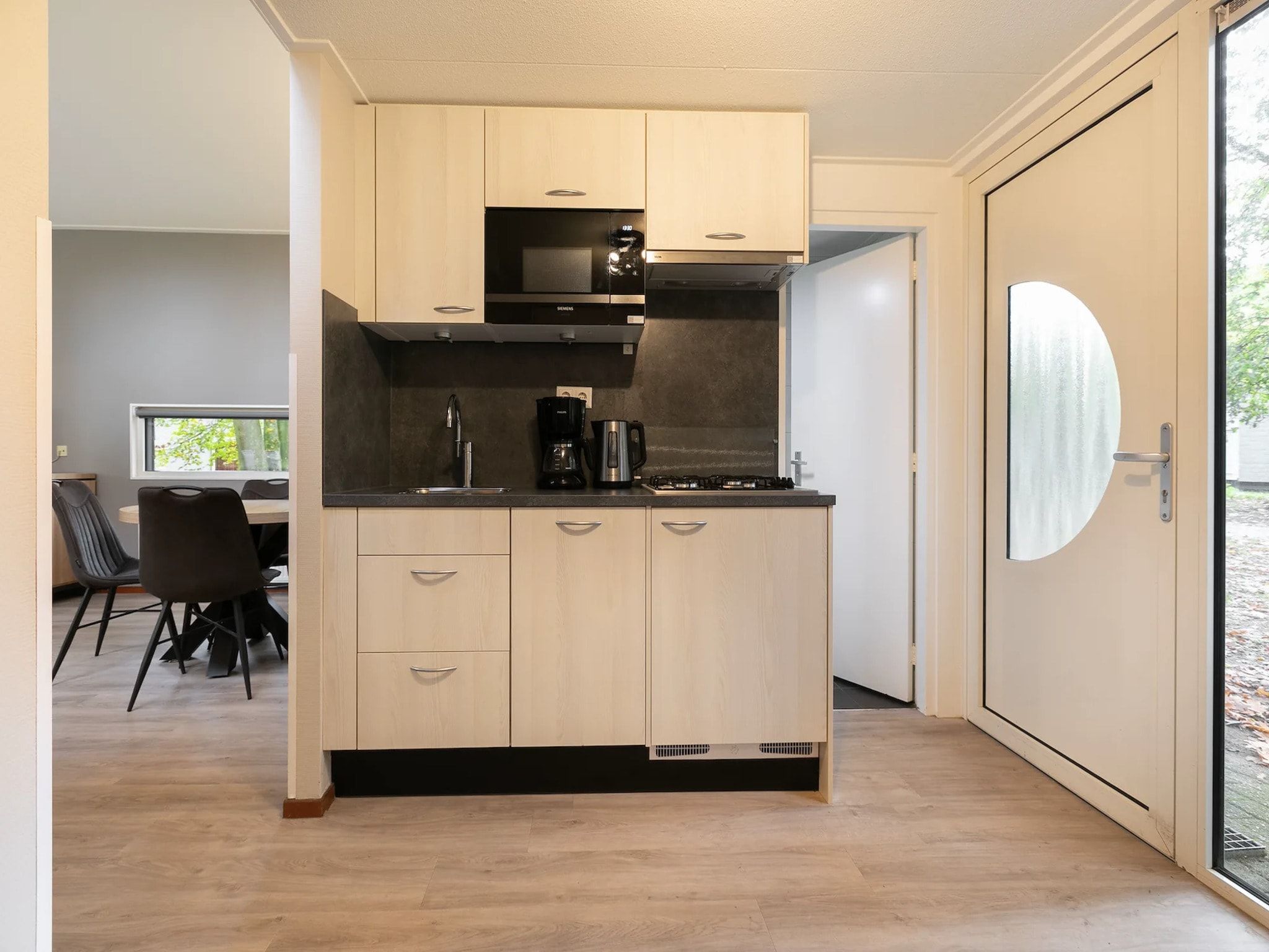 De keuken van Vakantiepark de Berkenhorst 14 in Kootwijk