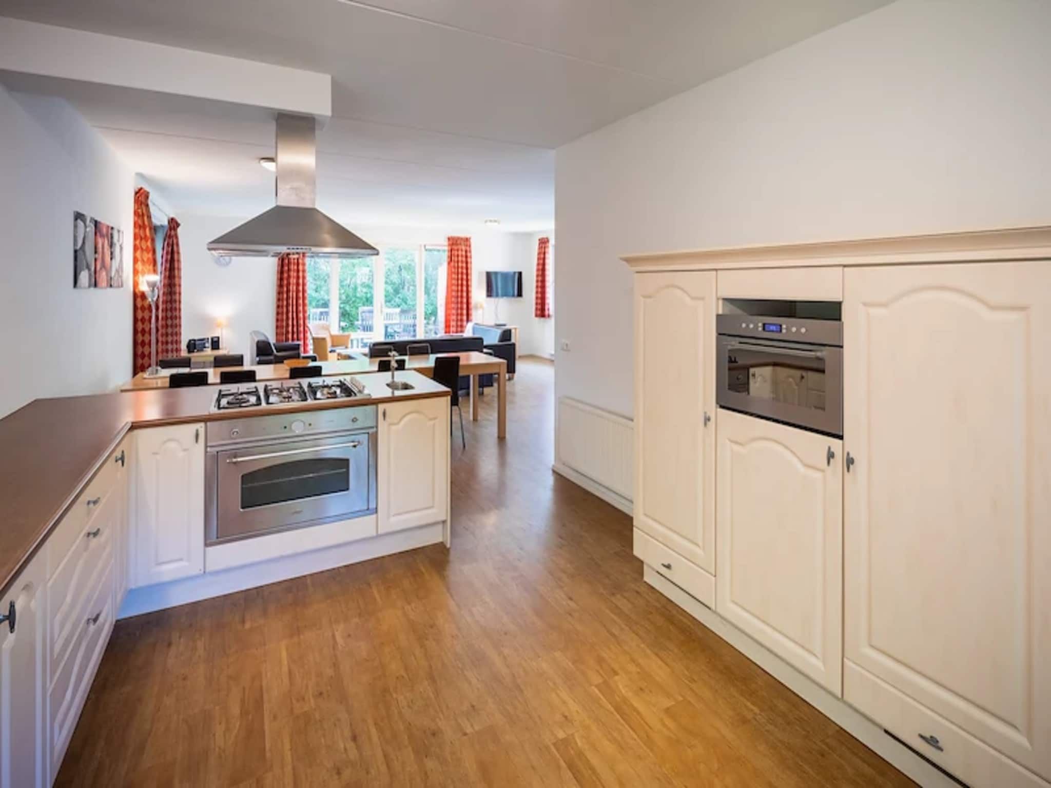 De keuken van Vakantiepark de Berkenhorst 15 in Kootwijk