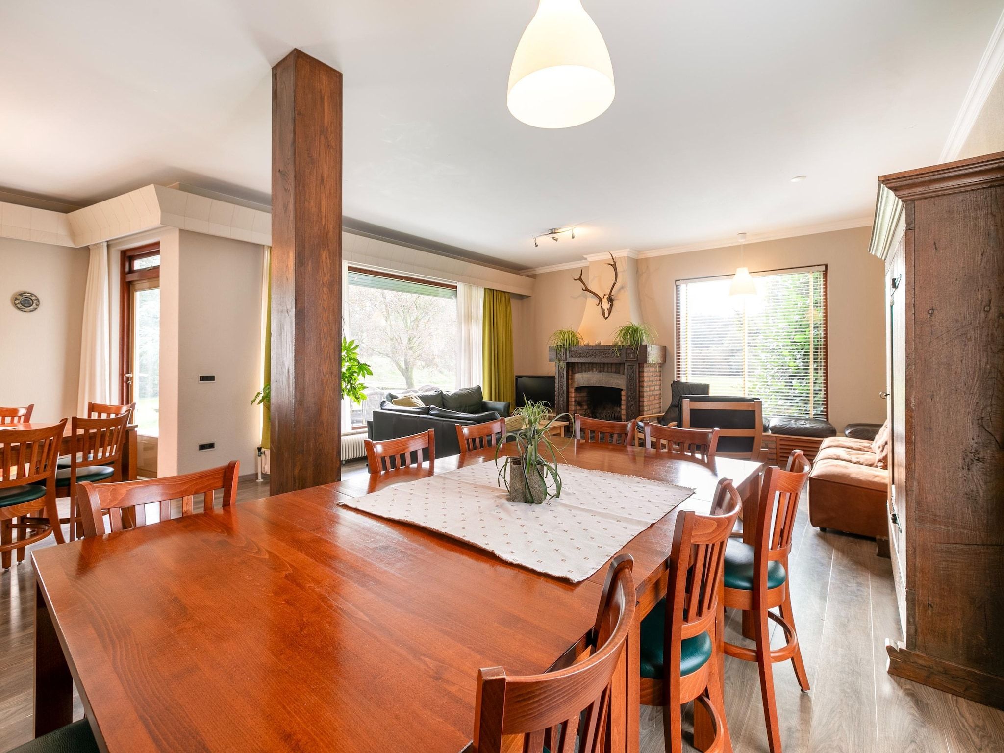 De eetkamer van Vakantiepark Herperduin 21 in Herpen