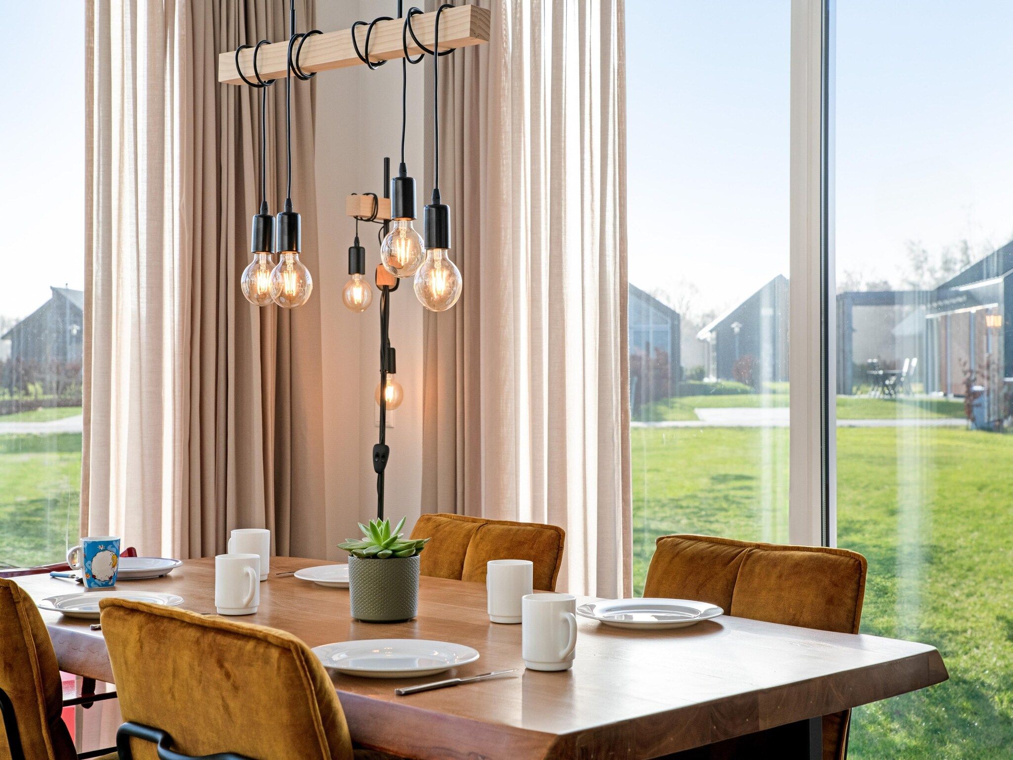 De eetkamer van Villapark Akenveen 4 in Tynaarlo