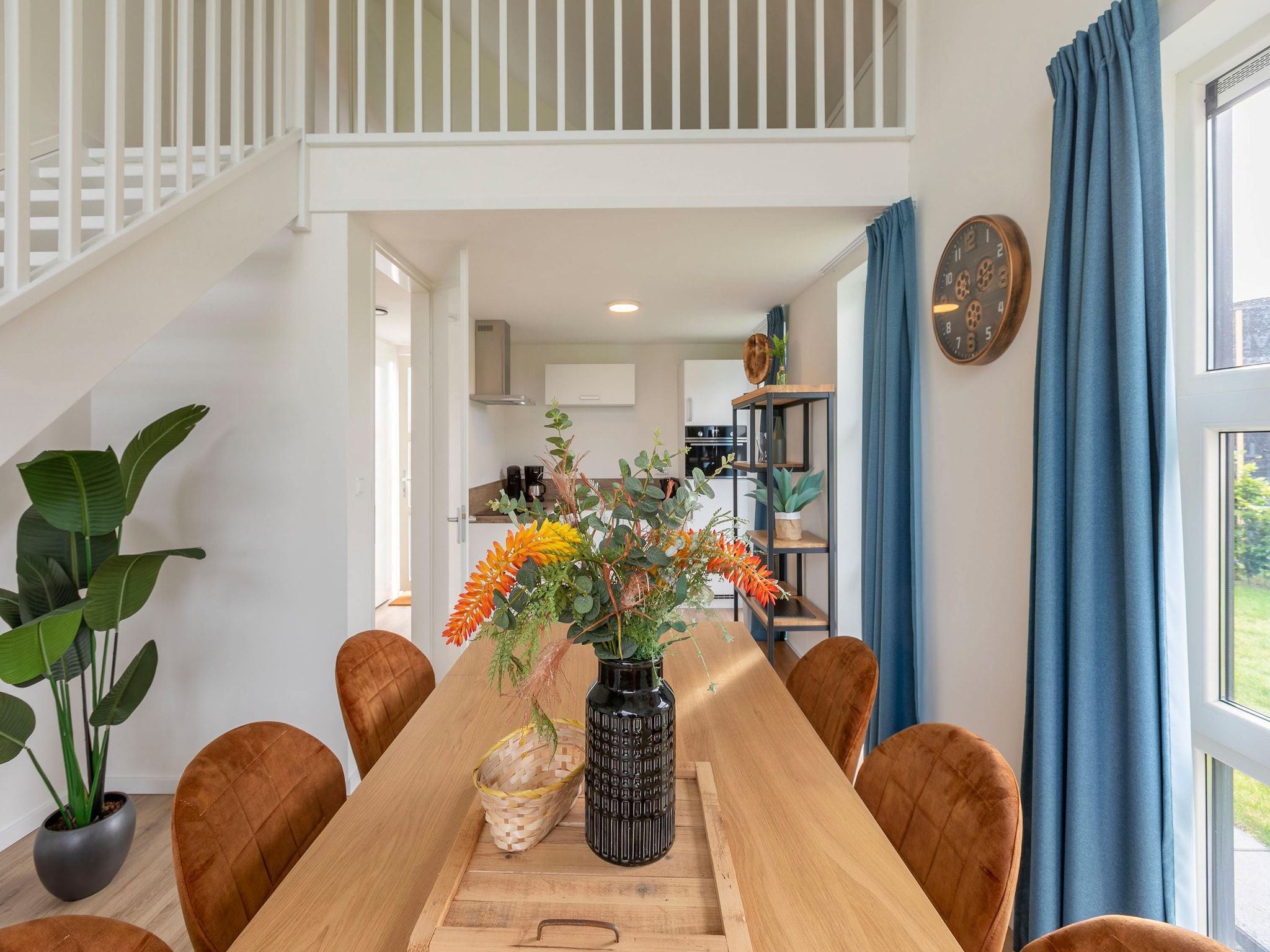 De eetkamer van Villapark Akenveen 6 in Tynaarlo