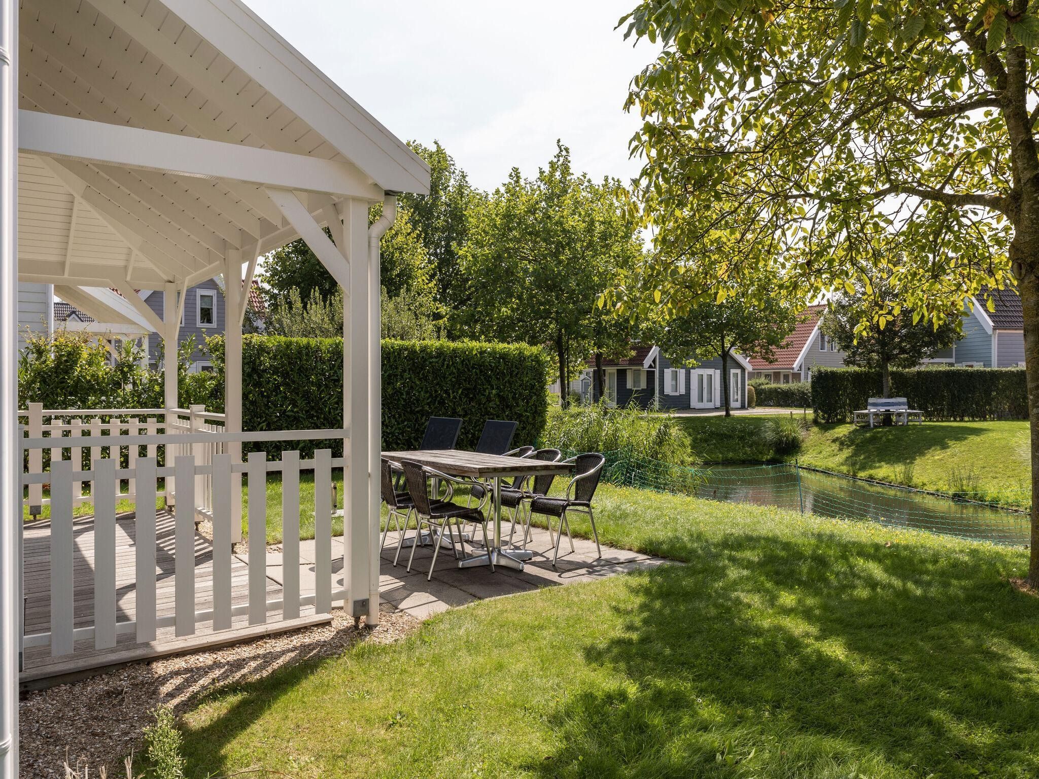 De tuin van Aquadelta 43 in Bruinisse