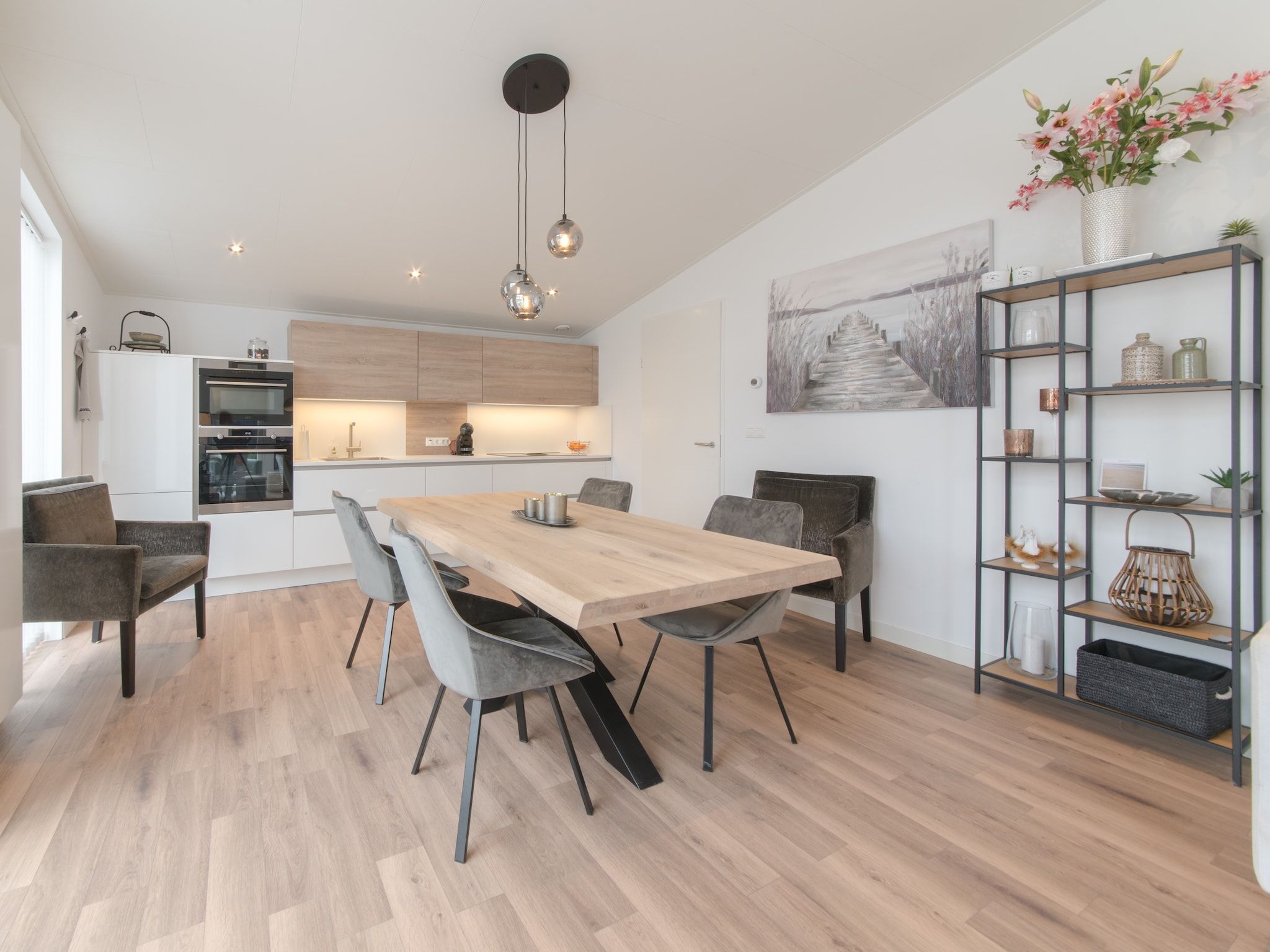 De woonkamer van Water Resort Oosterschelde 76 in Wemeldinge