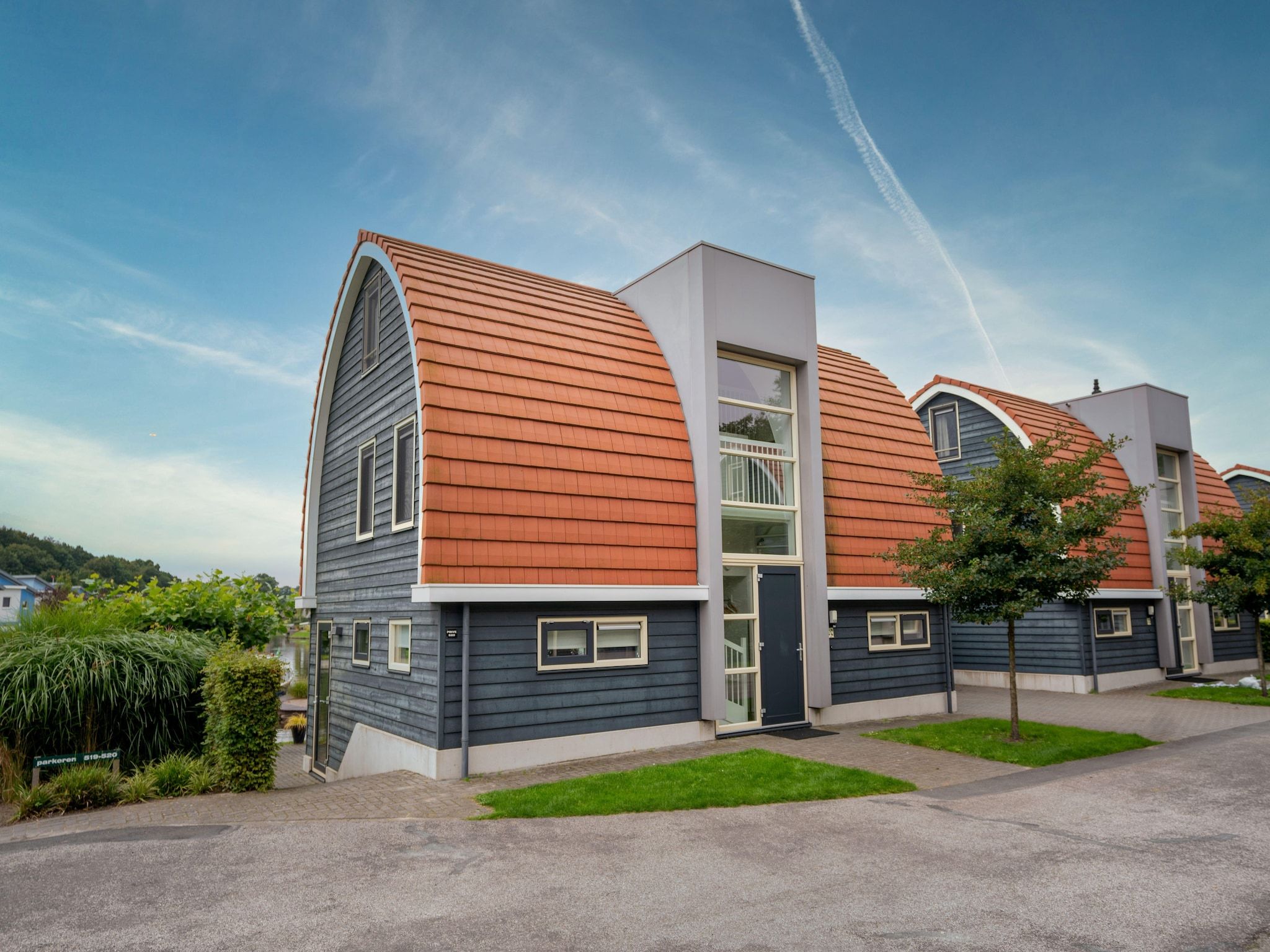 De buitenkant van Waterpark De Bloemert 2 in Midlaren