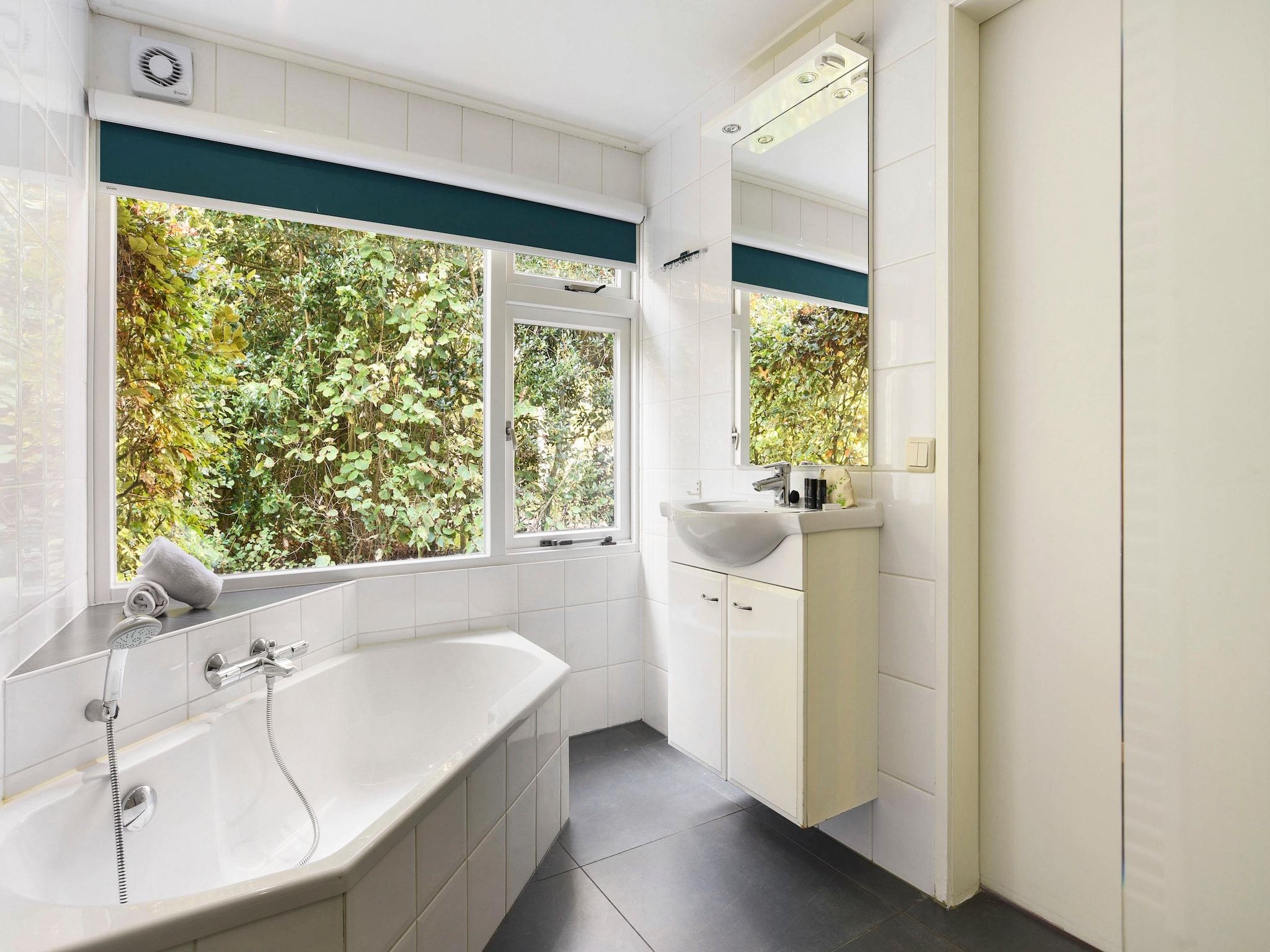 De badkamer van Waterpark De Bloemert 3 in Midlaren