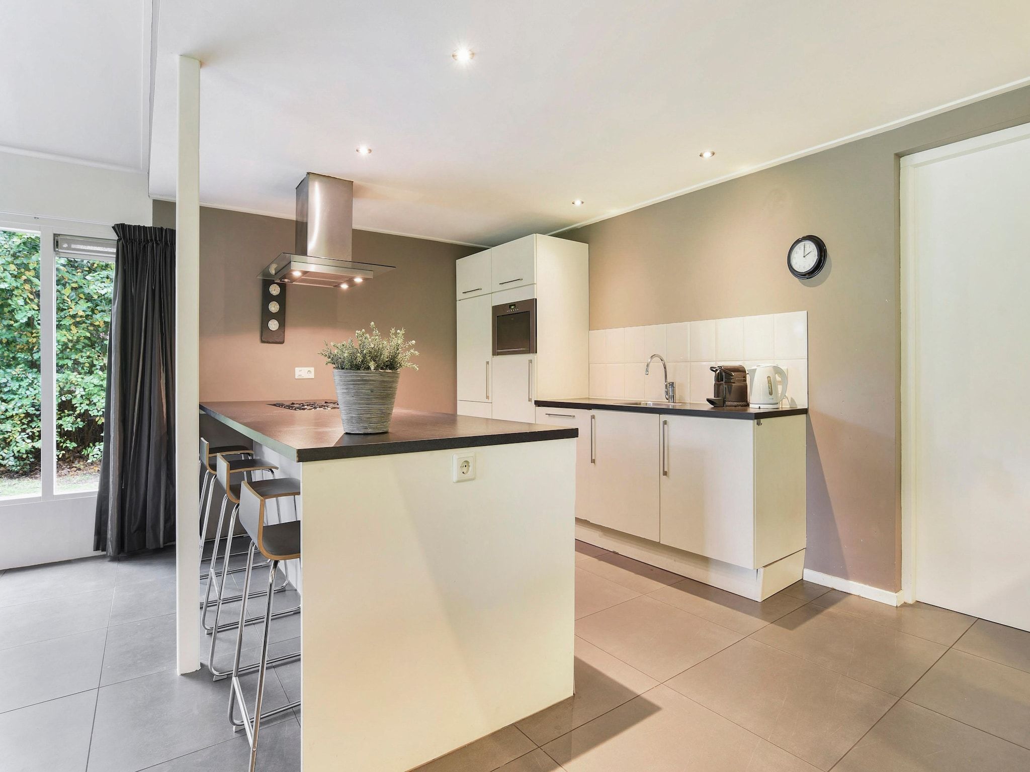 De keuken van Waterpark De Bloemert 3 in Midlaren