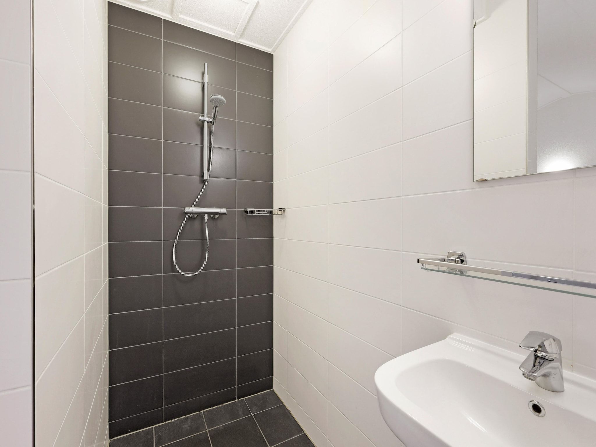 De badkamer van Waterpark De Bloemert 6 in Midlaren