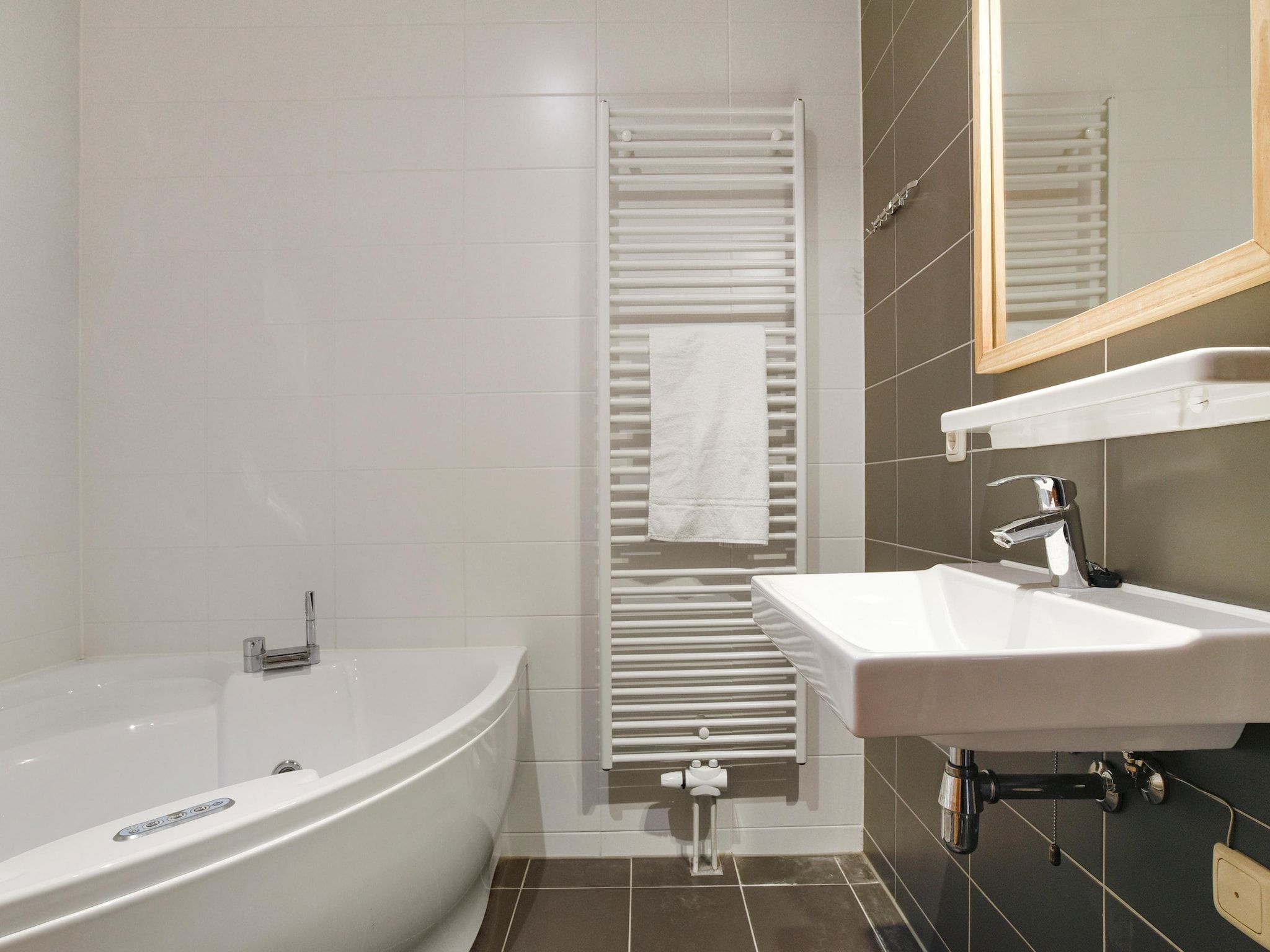 De badkamer van Waterpark De Bloemert 7 in Midlaren