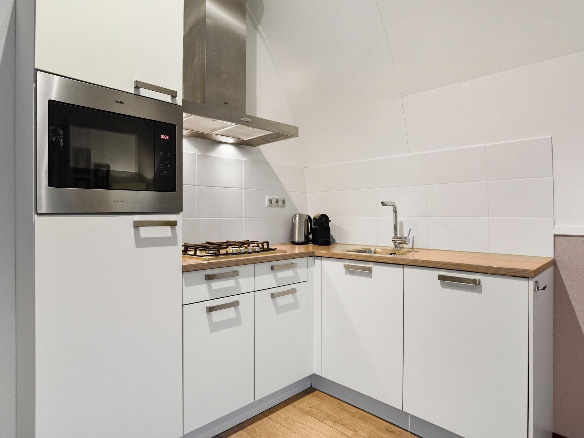 De keuken van Waterpark De Bloemert 7 in Midlaren