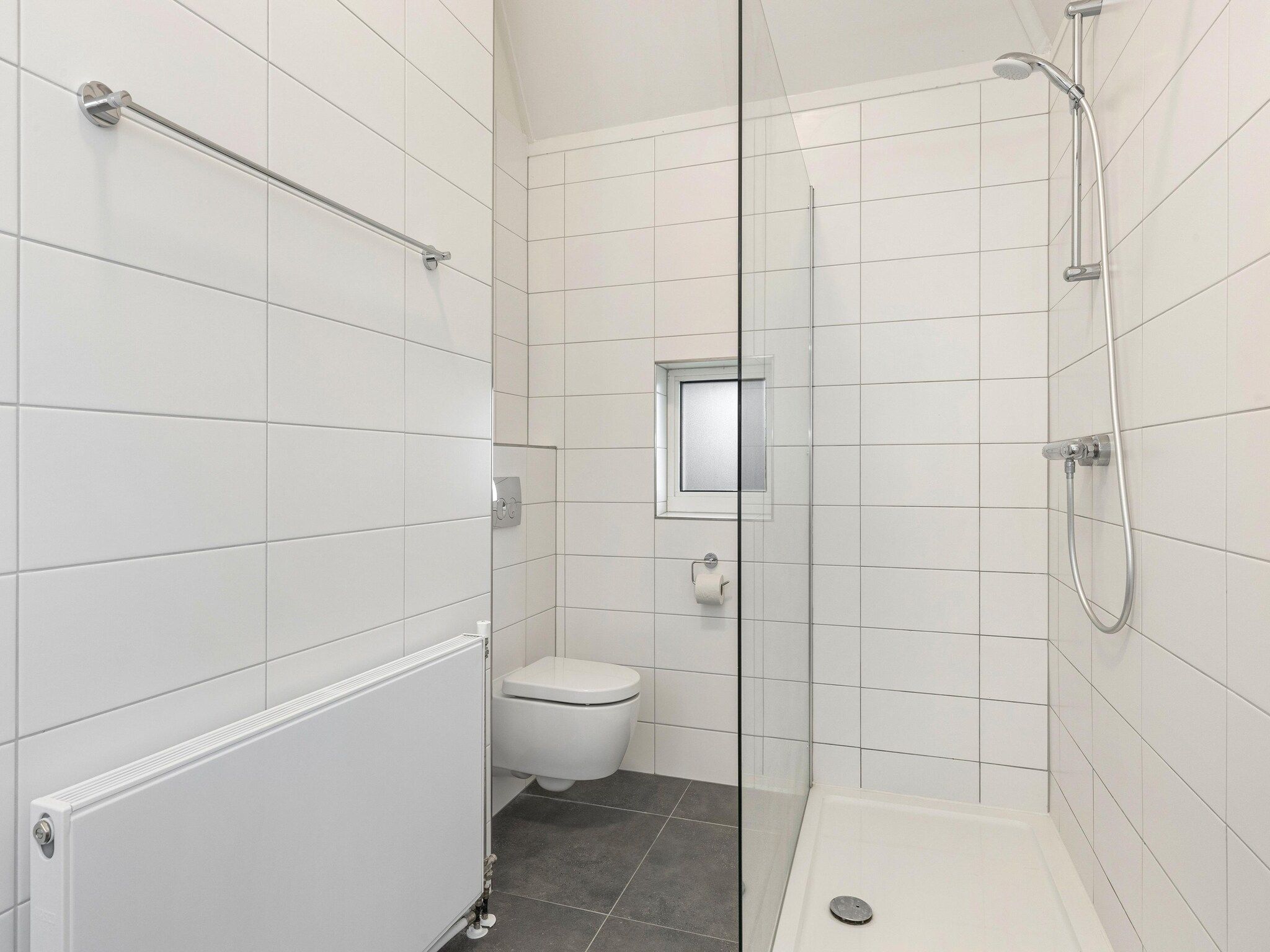 De badkamer van Waterpark De Bloemert 11 in Midlaren