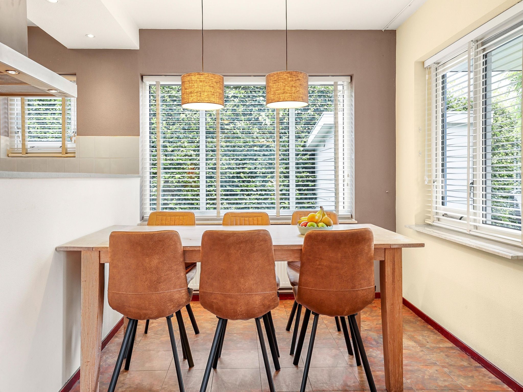 De woonkamer van Waterpark De Bloemert 11 in Midlaren