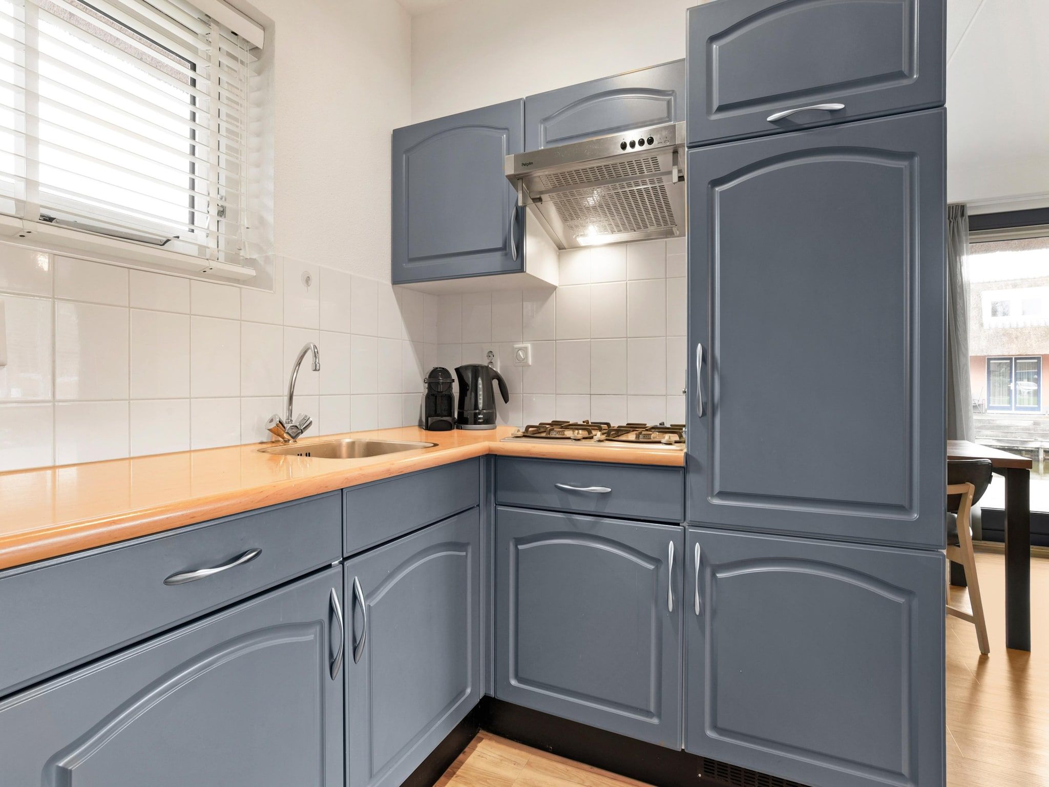 De keuken van Waterpark De Bloemert 13 in Midlaren