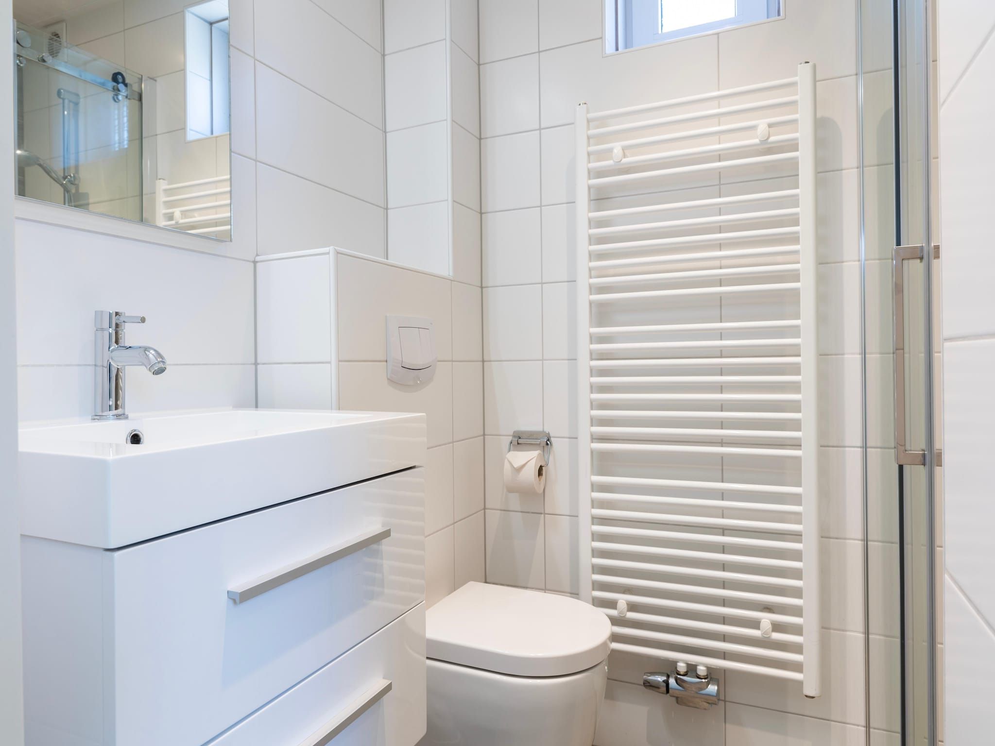 De badkamer van Parc Port Greve 6 in Brouwershaven