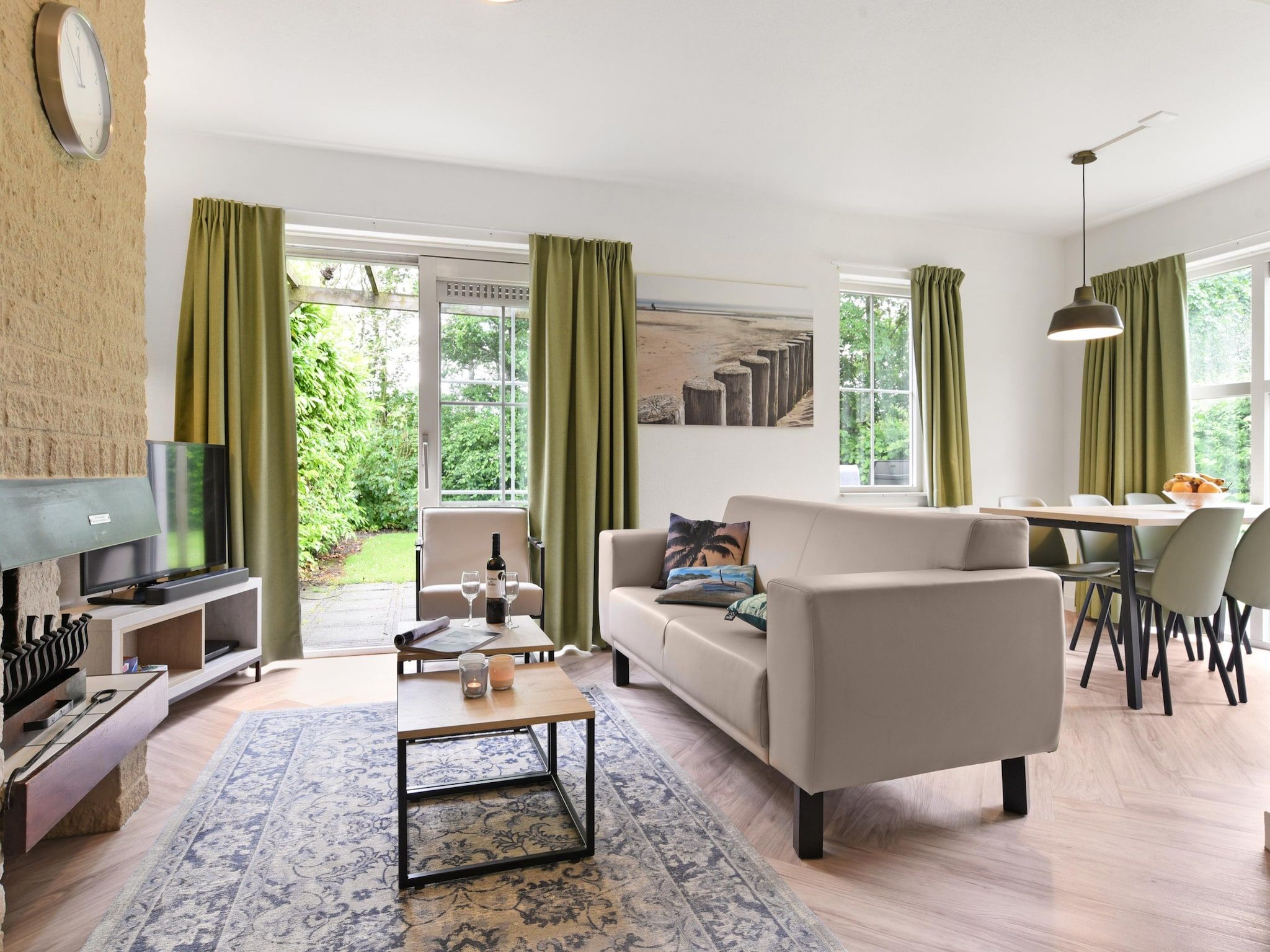 De woonkamer van Parc Port Greve 13 in Brouwershaven