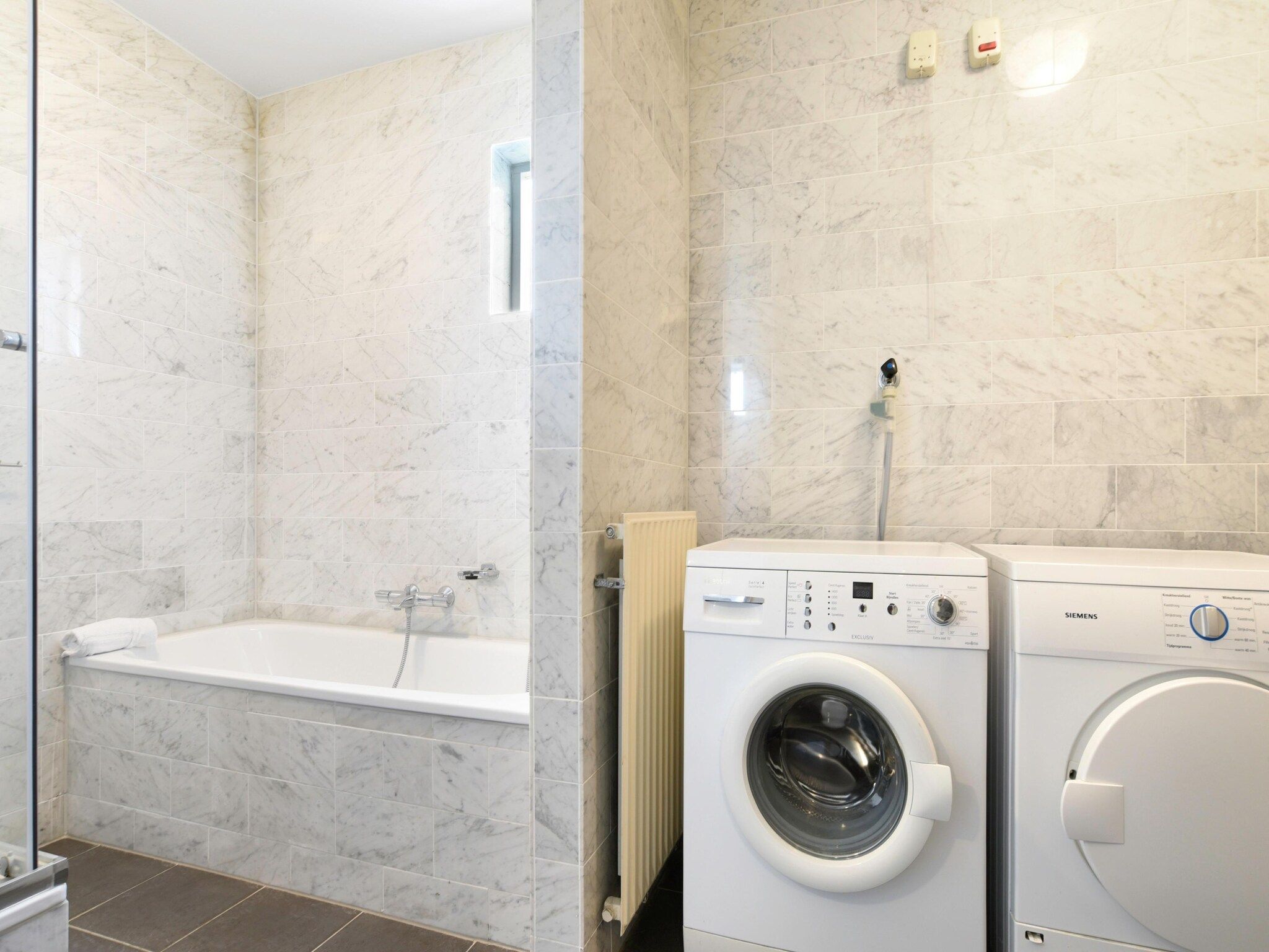 De badkamer van Parc Port Greve 16 in Brouwershaven