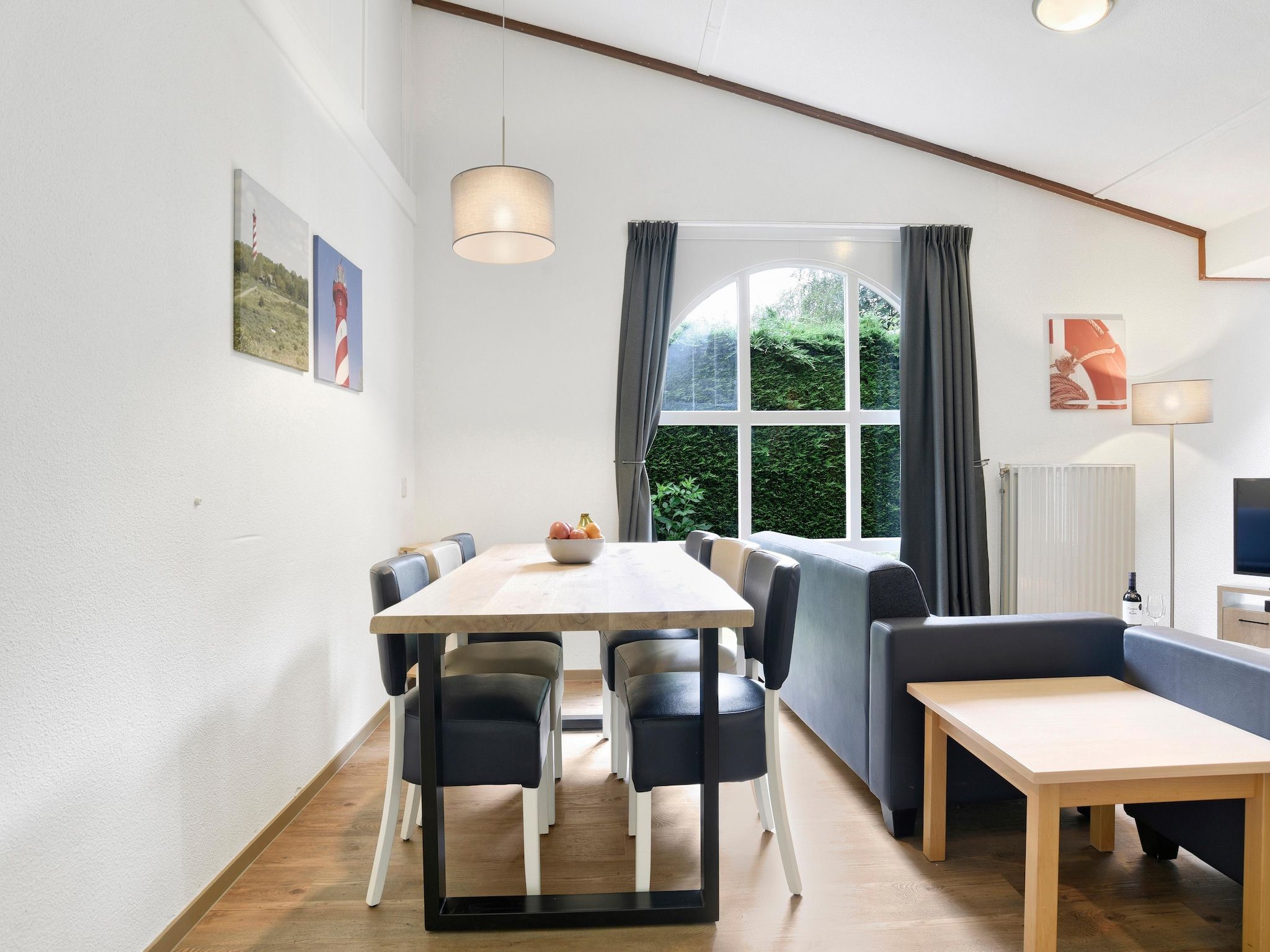 De woonkamer van Parc Port Greve 18 in Brouwershaven