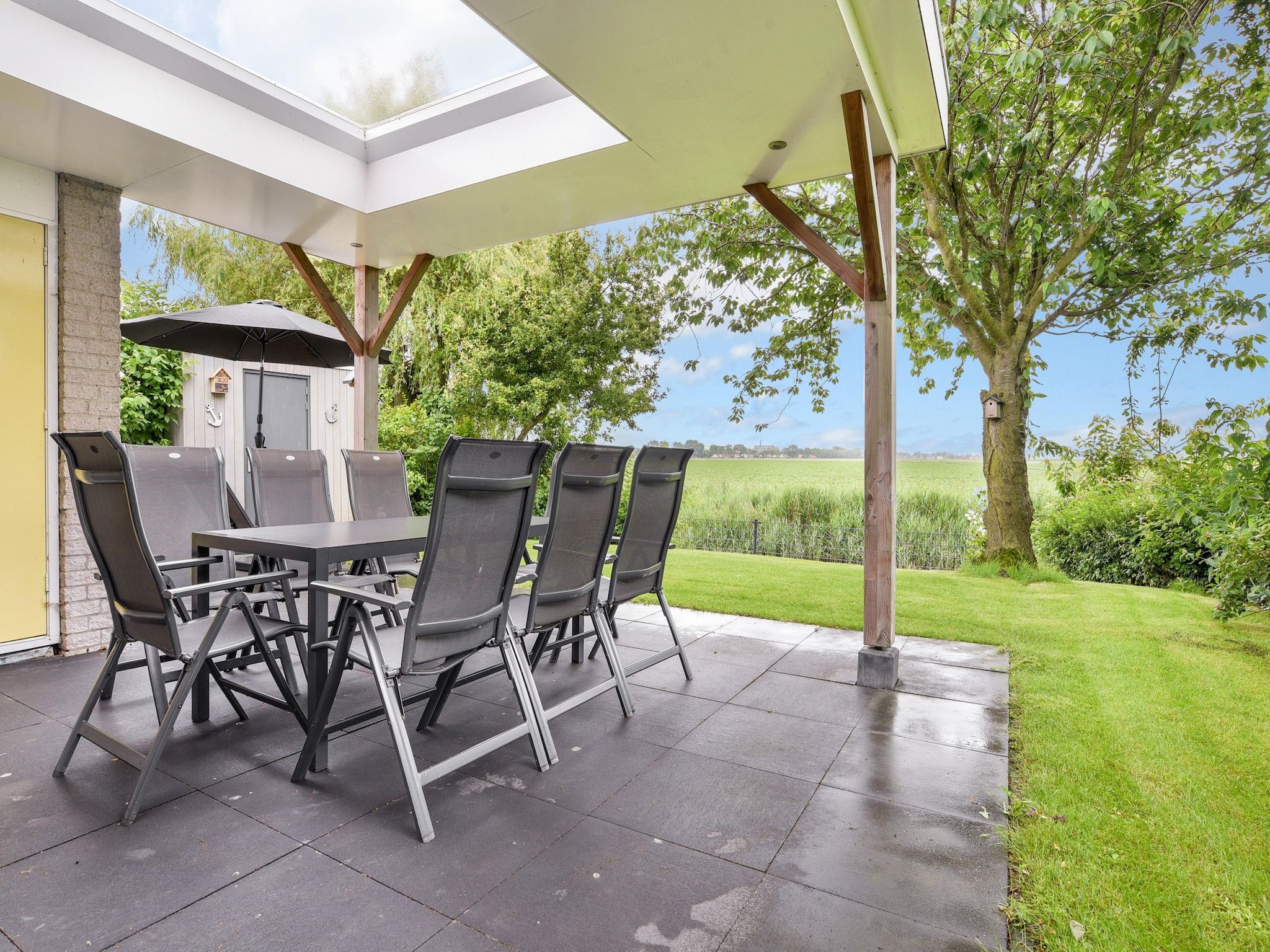 Het terras van Parc Port Greve 19 in Brouwershaven