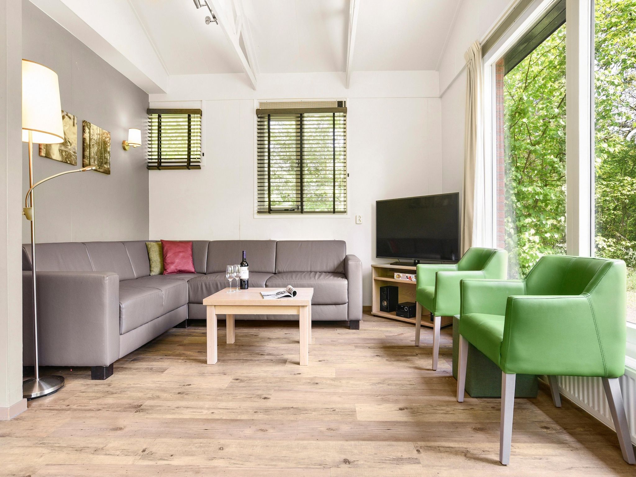 De woonkamer van Parc Heihaas 1 in Putten