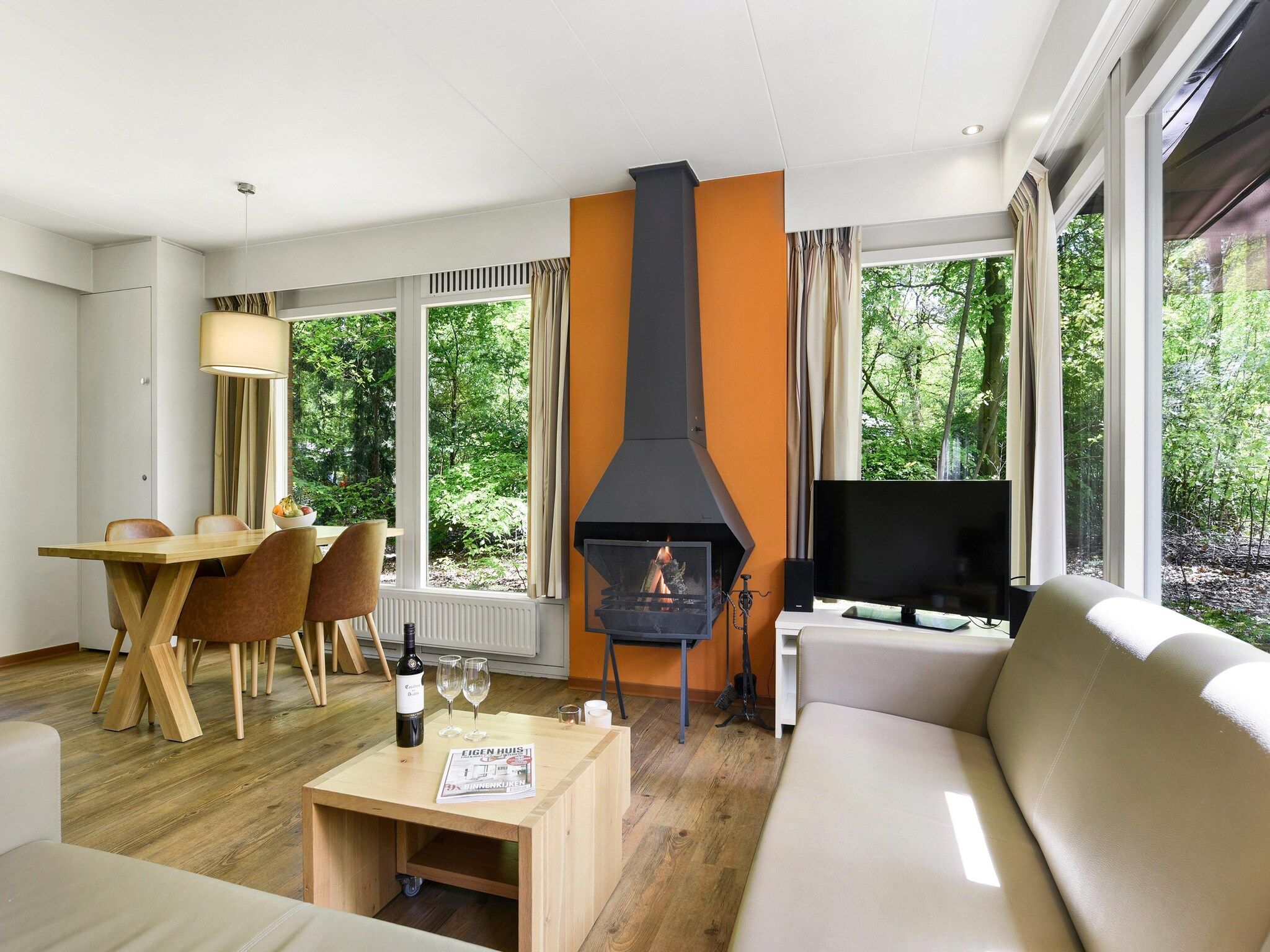 De woonkamer van Parc Heihaas 2 in Putten