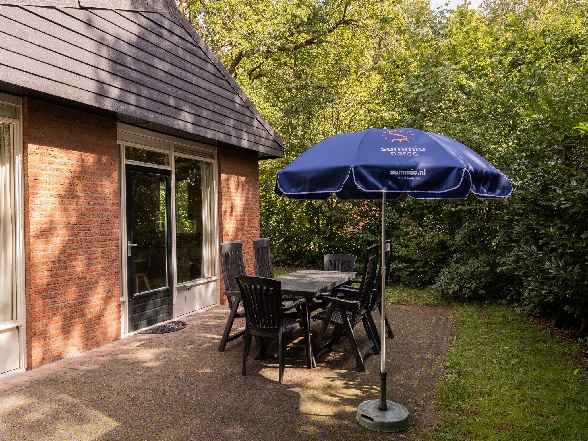 Het terras van Parc Heihaas 13 in Putten