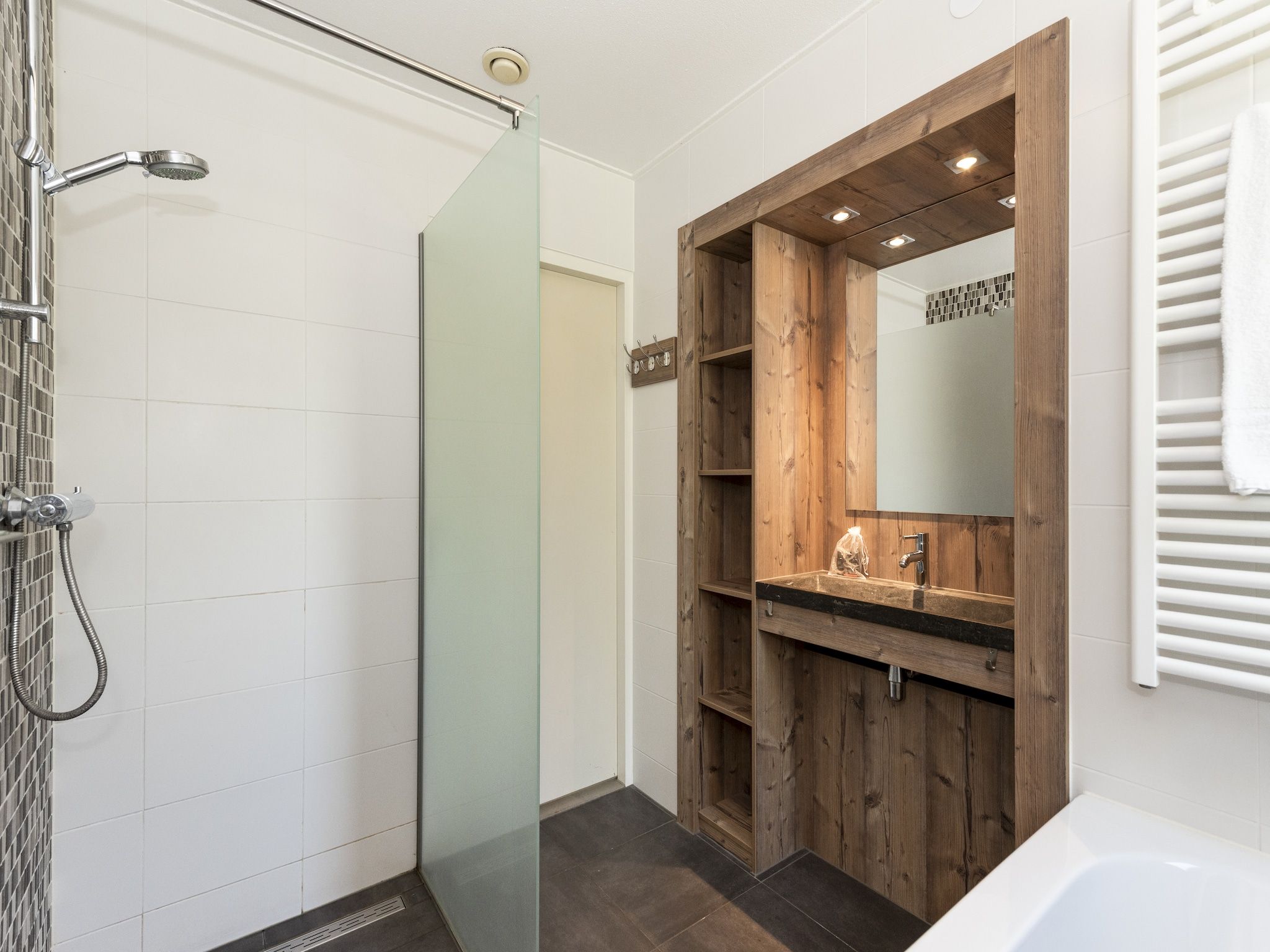 De badkamer van Parc Duc de Brabant 13 in Diessen-Baarschot