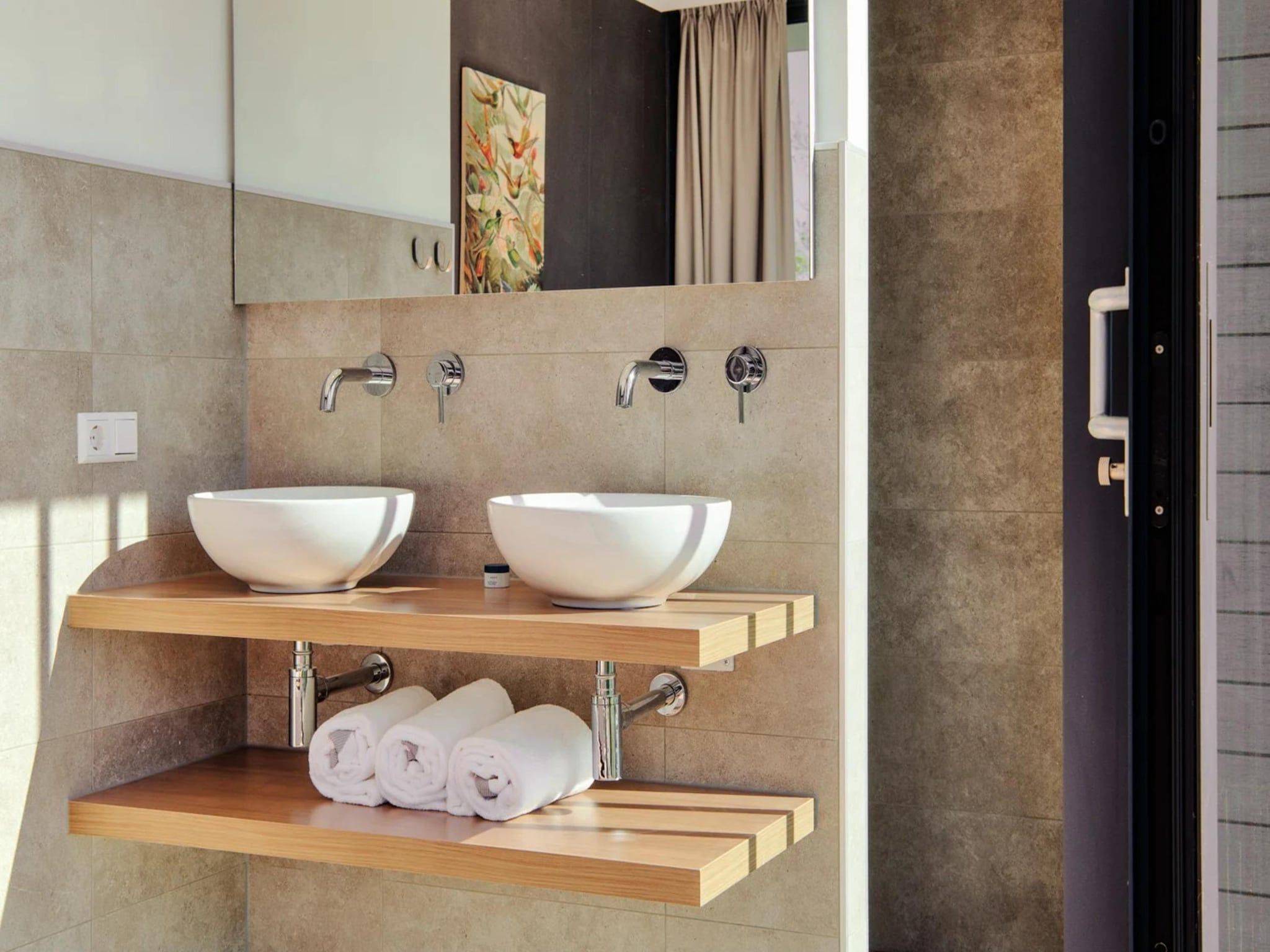 De badkamer van Harbour Village 5 in Arnemuiden