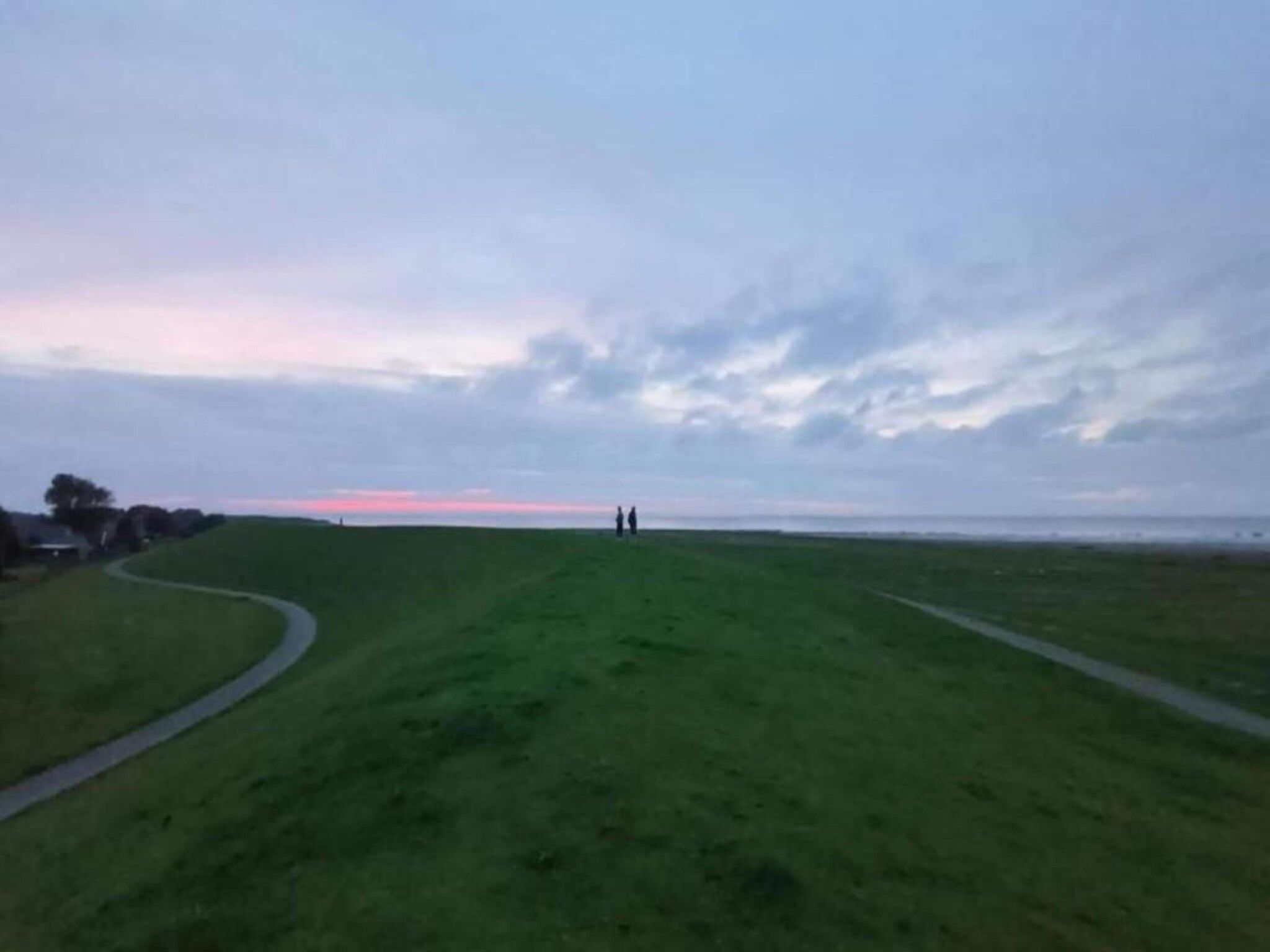 De omgeving van Docklodge 18 in Delfstrahuizen